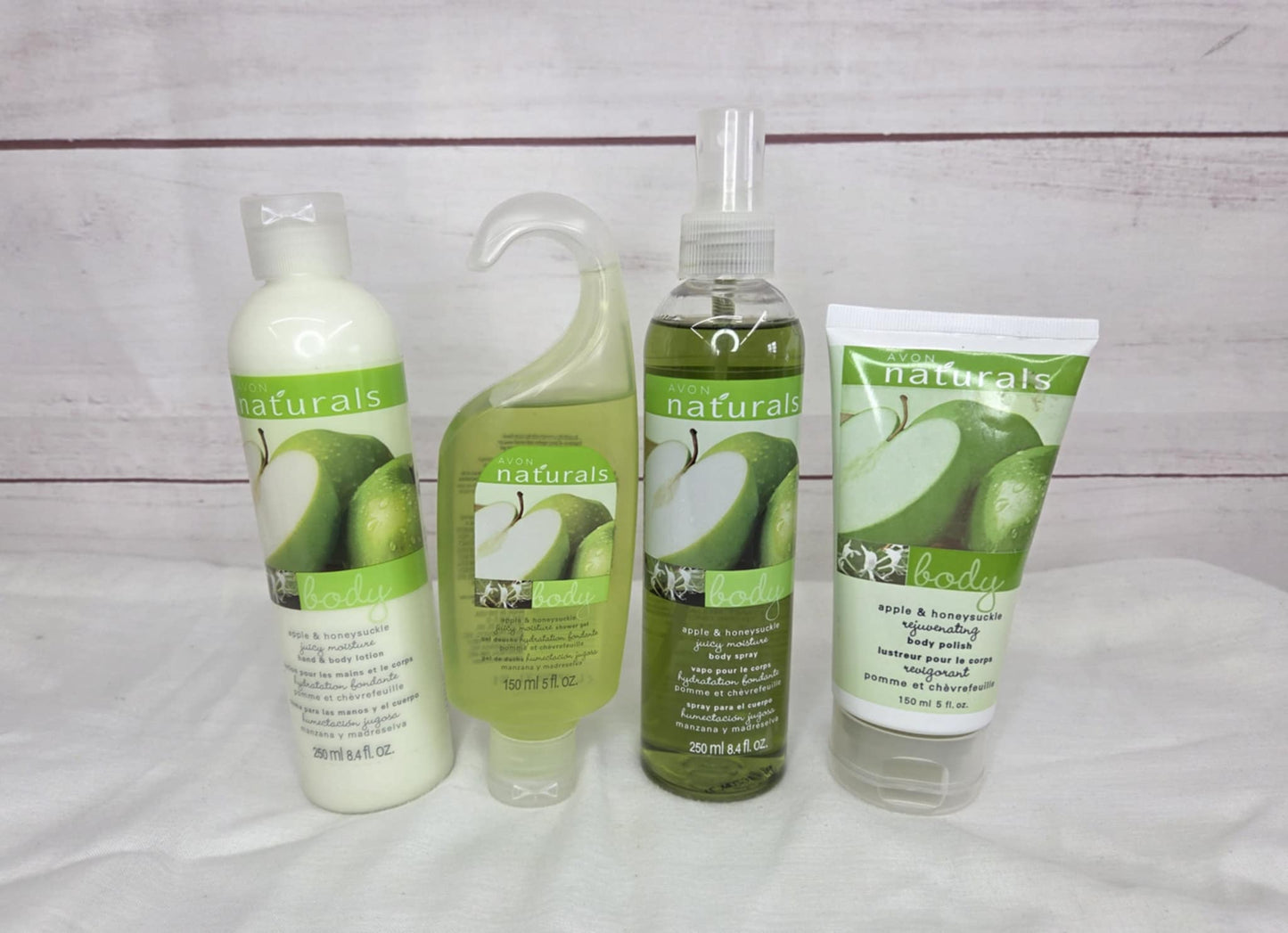 Avon Naturals Apple & Honeysuck set of 4