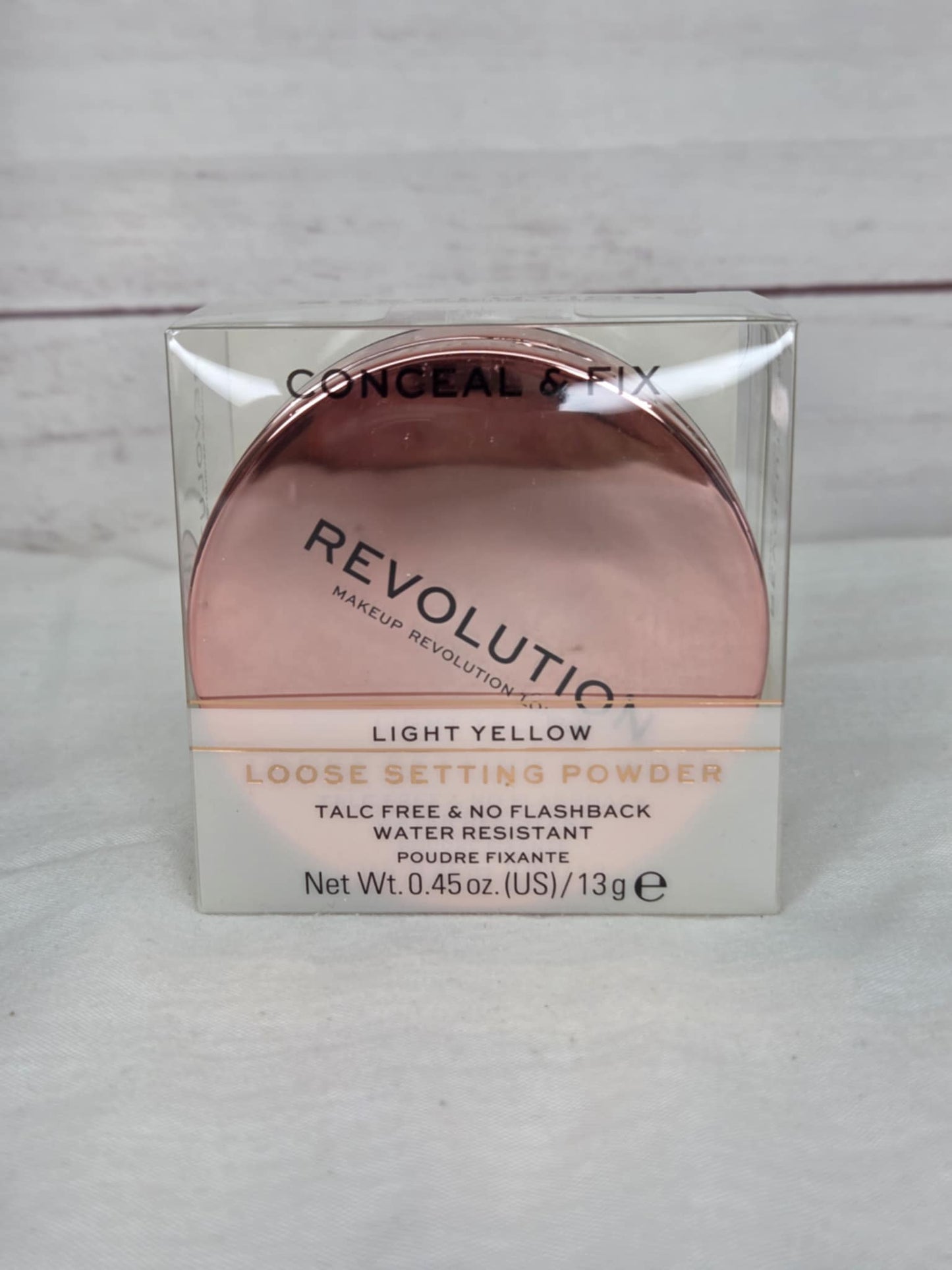 Revolution Conceal & Fix Loose Setting Powder Light Yellow