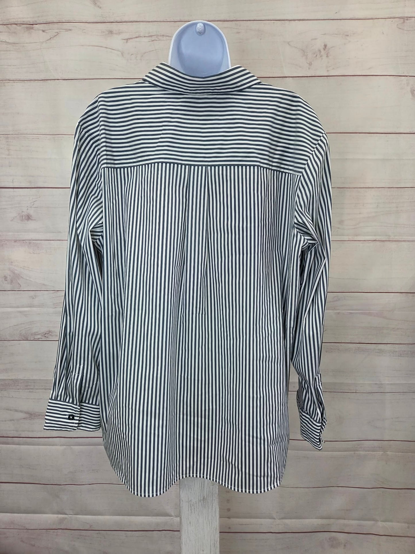 P. LARGE MALLARD A703229 Susan Graver Petite Yarn Dyed Stretch Woven Poplin Shirt