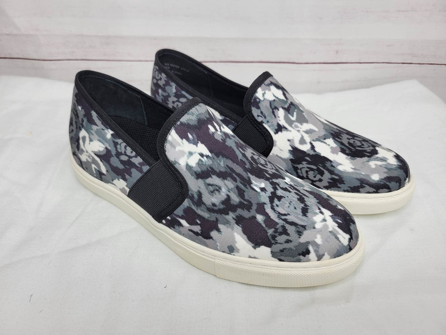 7.5M BLACK MULTI A397687 Isaac Mizrahi Live! Daphney Canvas Sneaker
