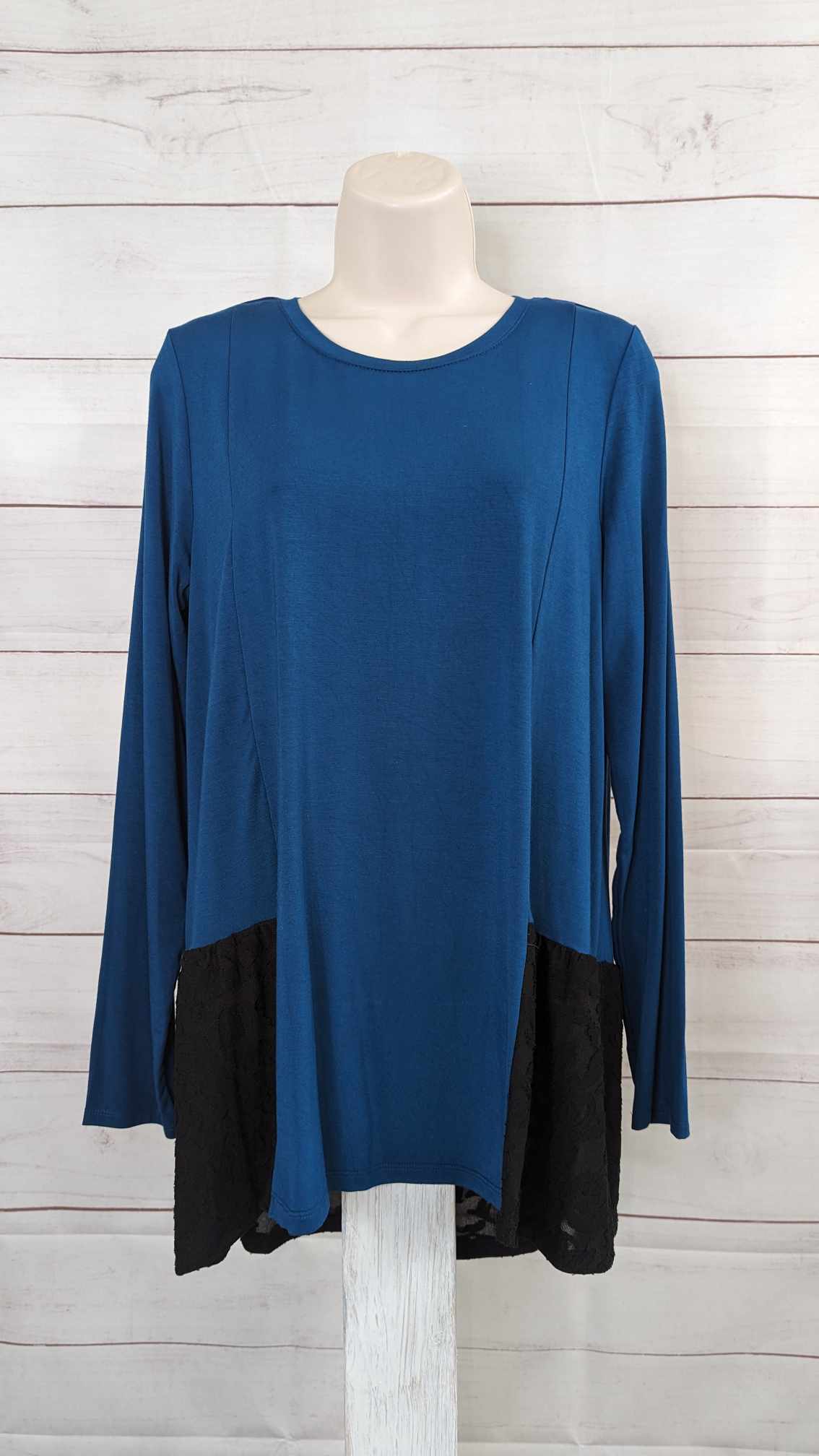SMALL DEEP BLUE A522781 LOGO by Lori Goldstein Rayon 230 Layered Top w/ Jacquard Hem