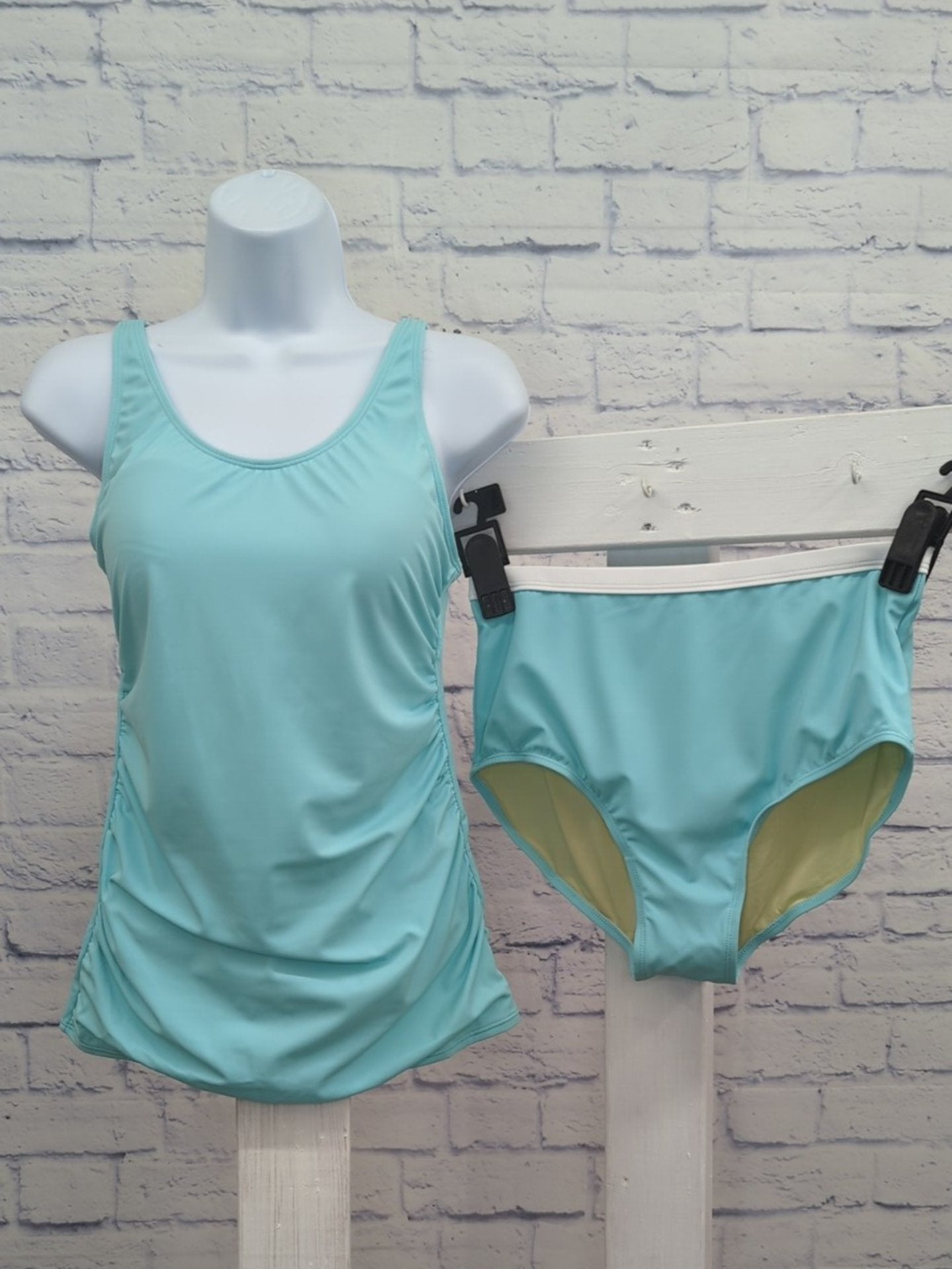 8R AQUA A586737 Sport Savvy Ruched Tankini w/ High Waisted Brief