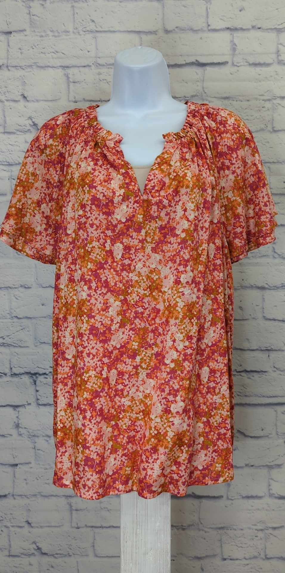 1X MULTI A593121 Candace Cameron Bure Printed Flutter-Sleeve Blouse