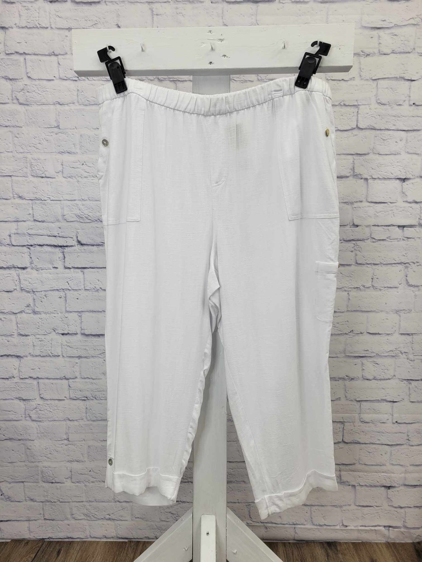 2X WHITE A397803 Susan Graver Regular Linen Blend Utility Crop Pants