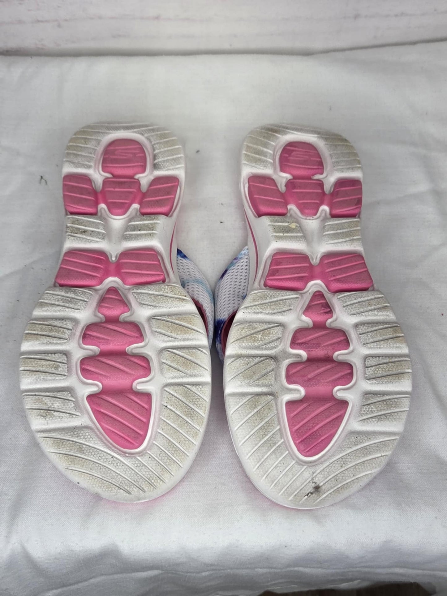 7 A398640 Skechers GOwalk 5 Washable Mesh Tie-Dye Sandals - Wanderlust