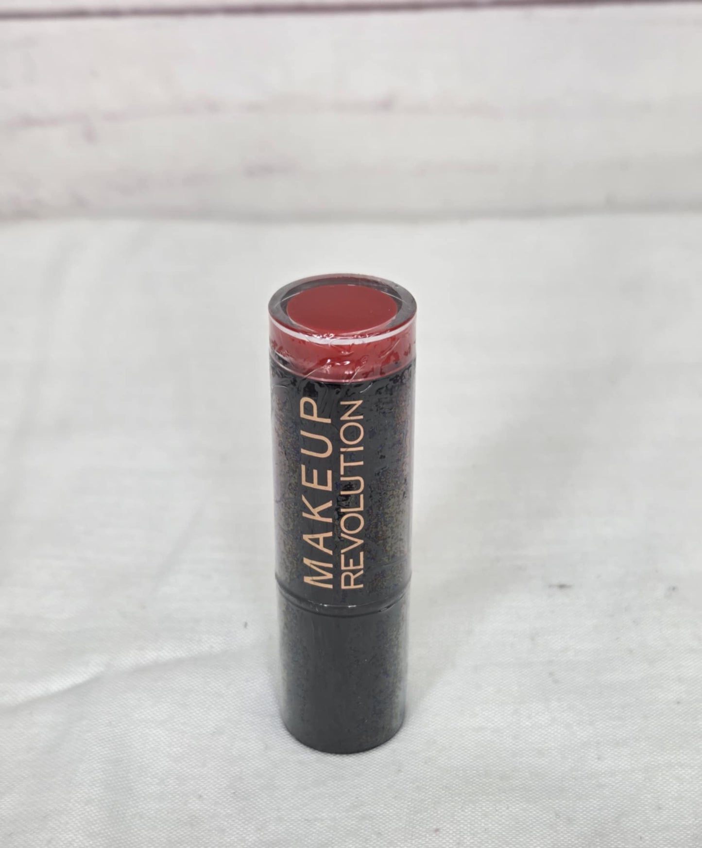 Revolution Amazing Lipstick Lady Rouge