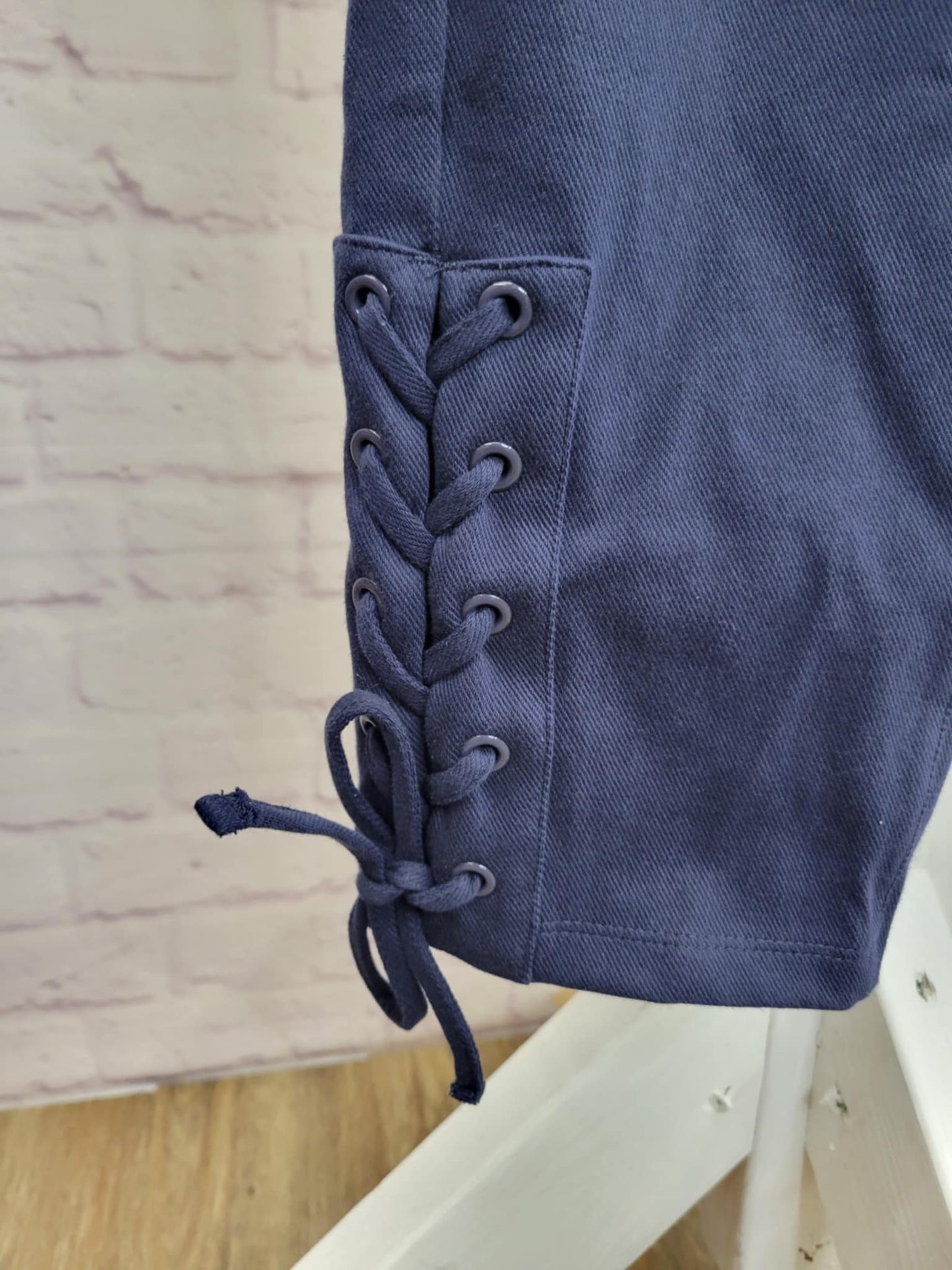SMALL NAVY A636550 Women with Control Prime Stretch Denim Regular Lace-Up Pants