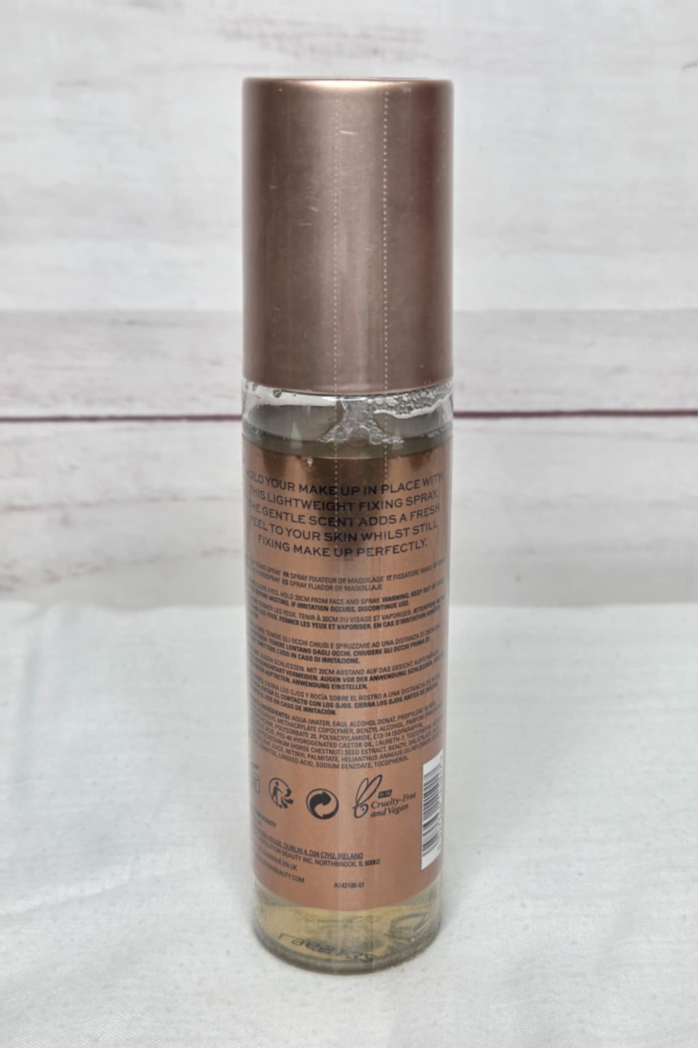 REVOLUTION Precious Stone Makeup Fixing Spray Rose Fizz