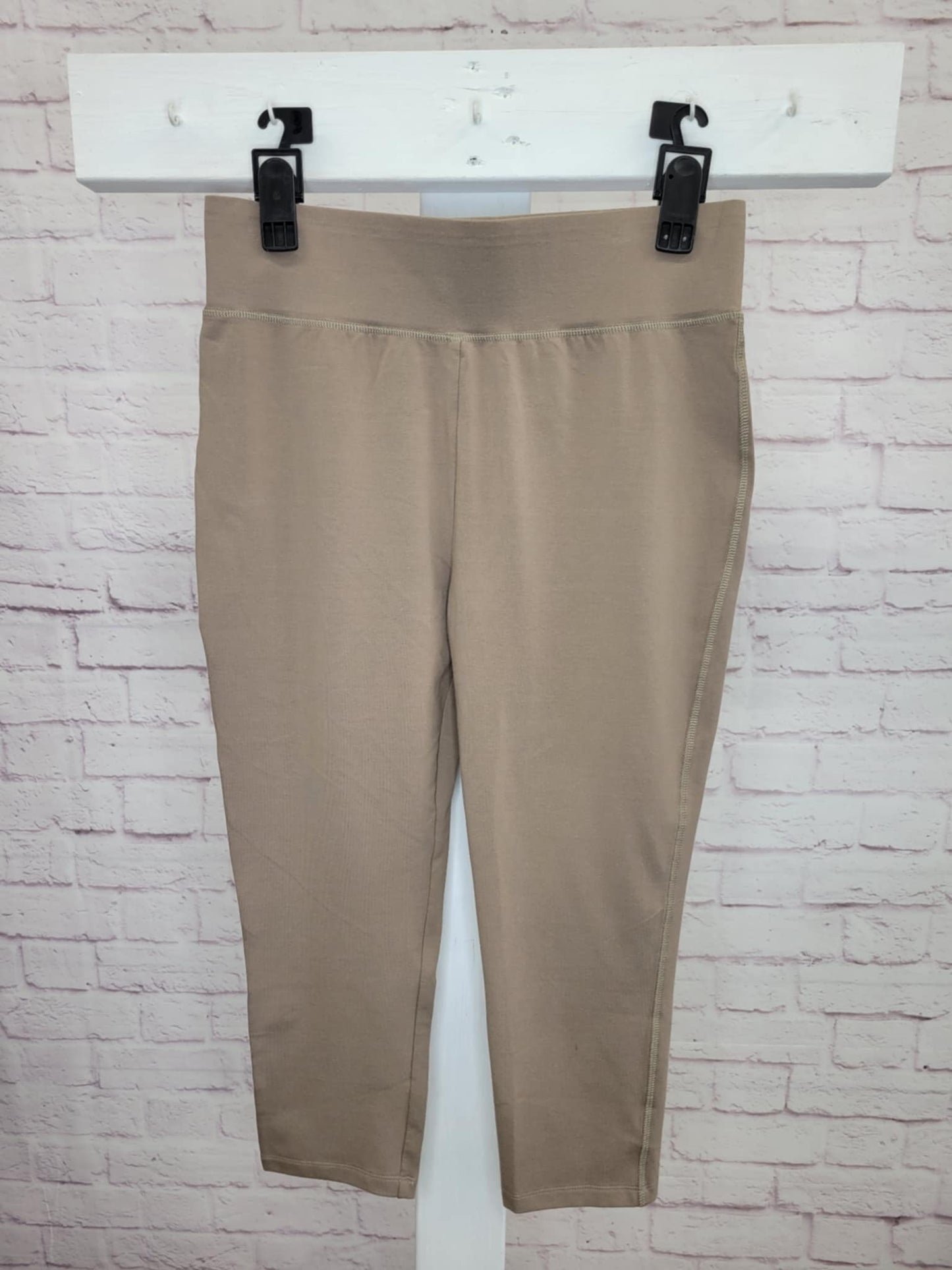 LARGE FOSSIL TAN A394800 LOGO Layers by Lori Goldstein Regular Cropped Leggings