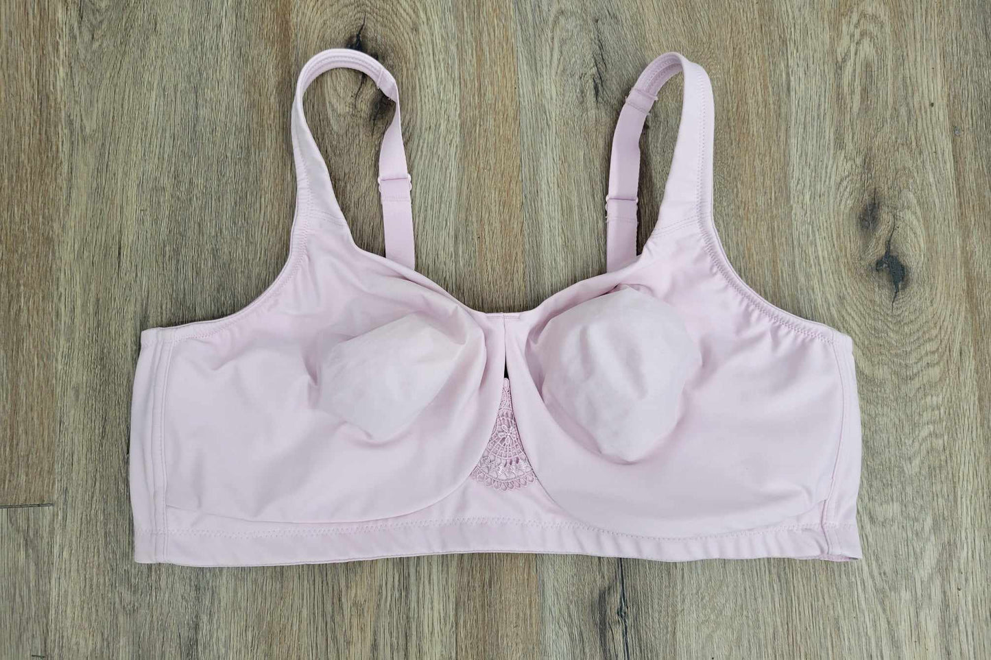 46D LAVENDAR A377163 Breezies Embroidered Lace Medallion Wirefree Support Bra