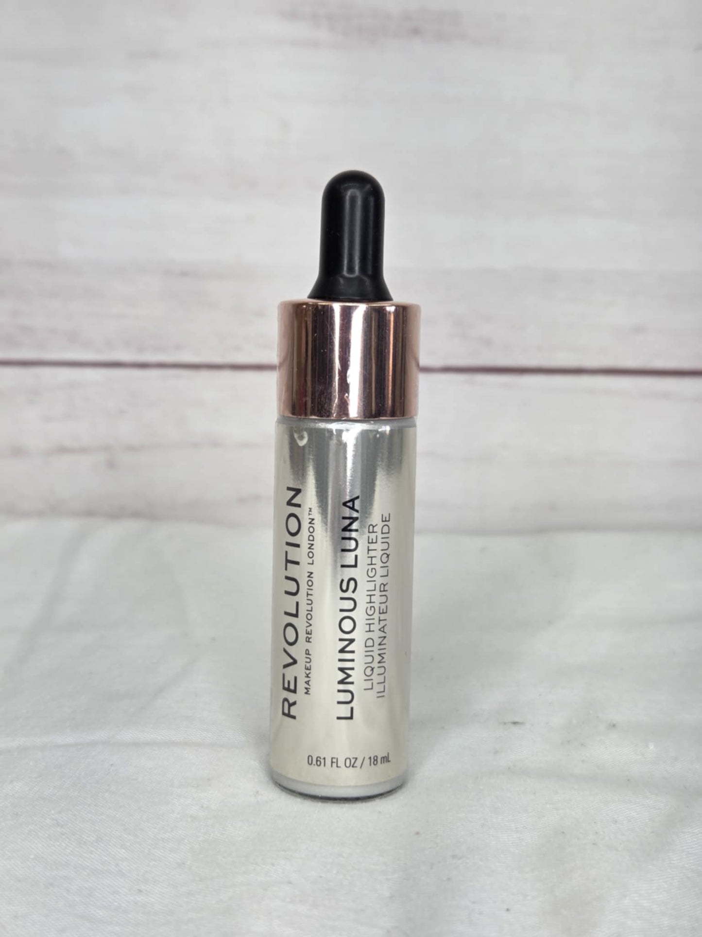 Revolution Liquid Highlighter Luminous Luna