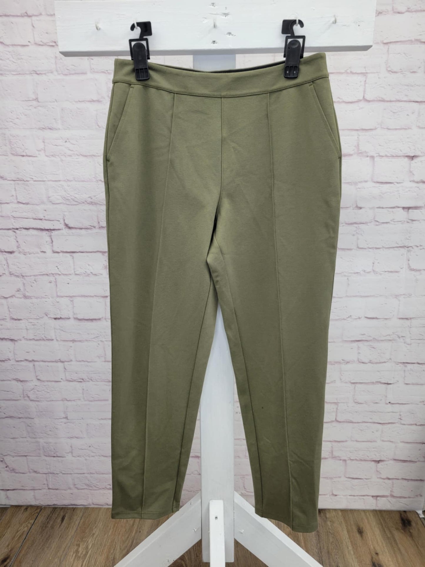 MEDIUM SAFARI GREEN A606741 Encore by Idina Menzel Regular Pull-On Slim-Leg Ponte Pants