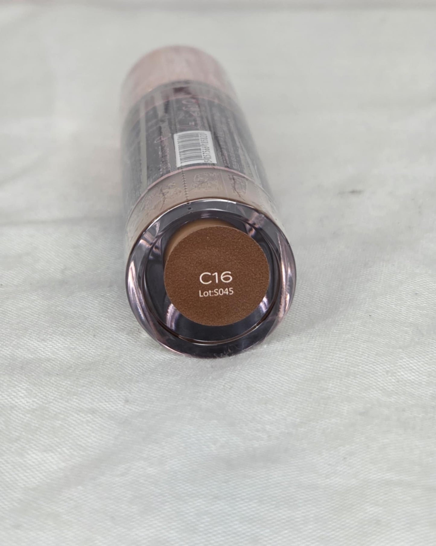Revolution Conceal & Define Infinite Longwear Concealer C16