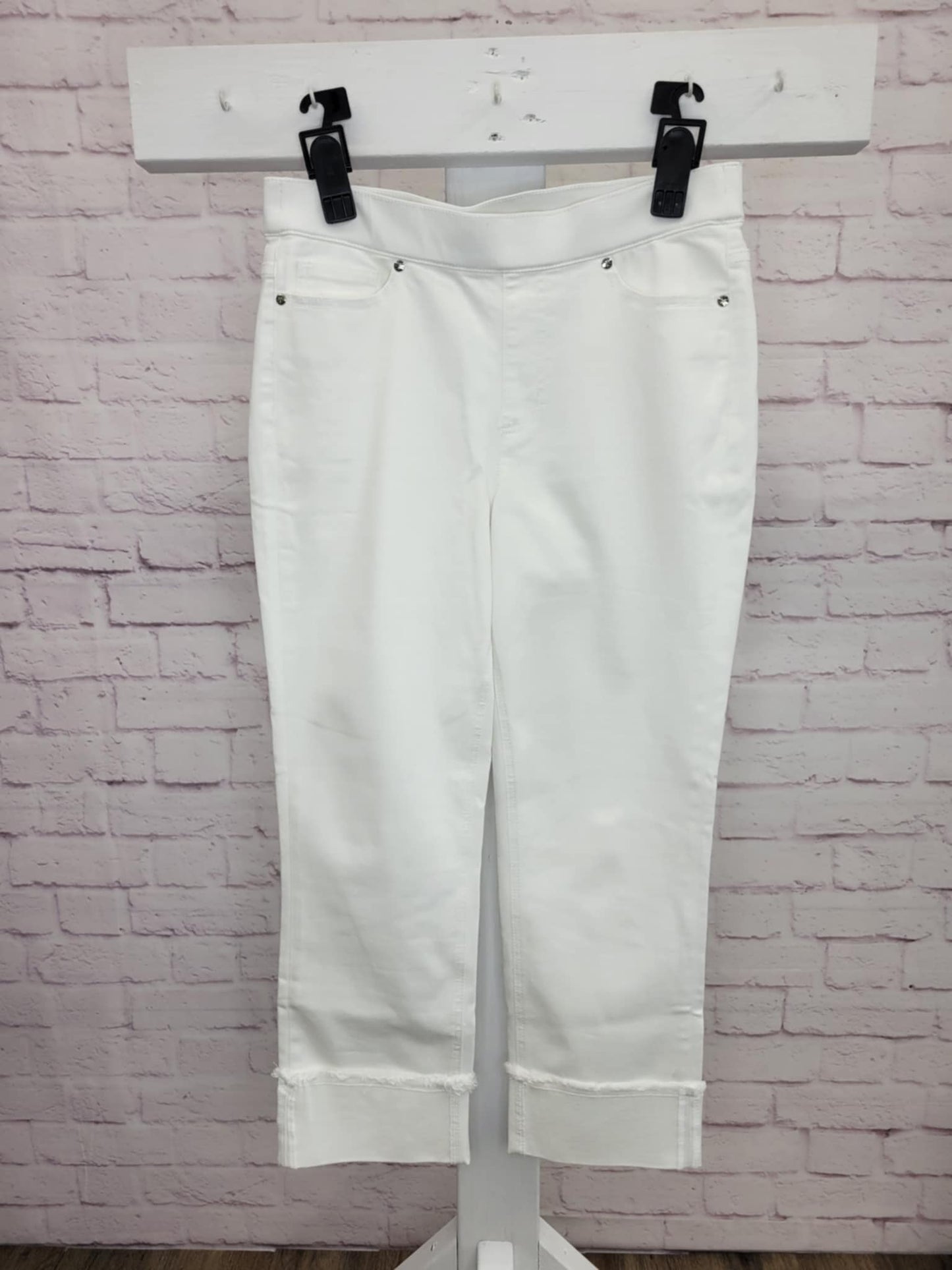2R WHITE A599576 Isaac Mizrahi Live! Regular White True Denim Crop Jeans w/ Cuff