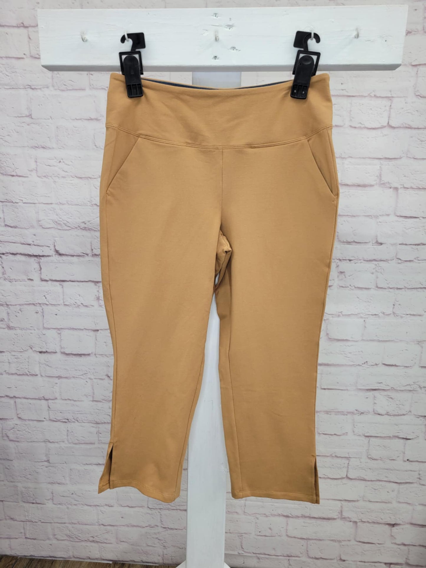SAND A648210 Women with Control Tummy Control Petite Knit Crop Pants (MULTIPLE SIZES AVAILABLE)