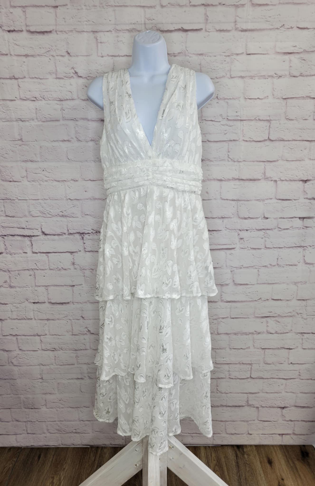 MEDIUM WHITE LULUS Make It Mesmerizing White Jacquard Tiered Midi Dress