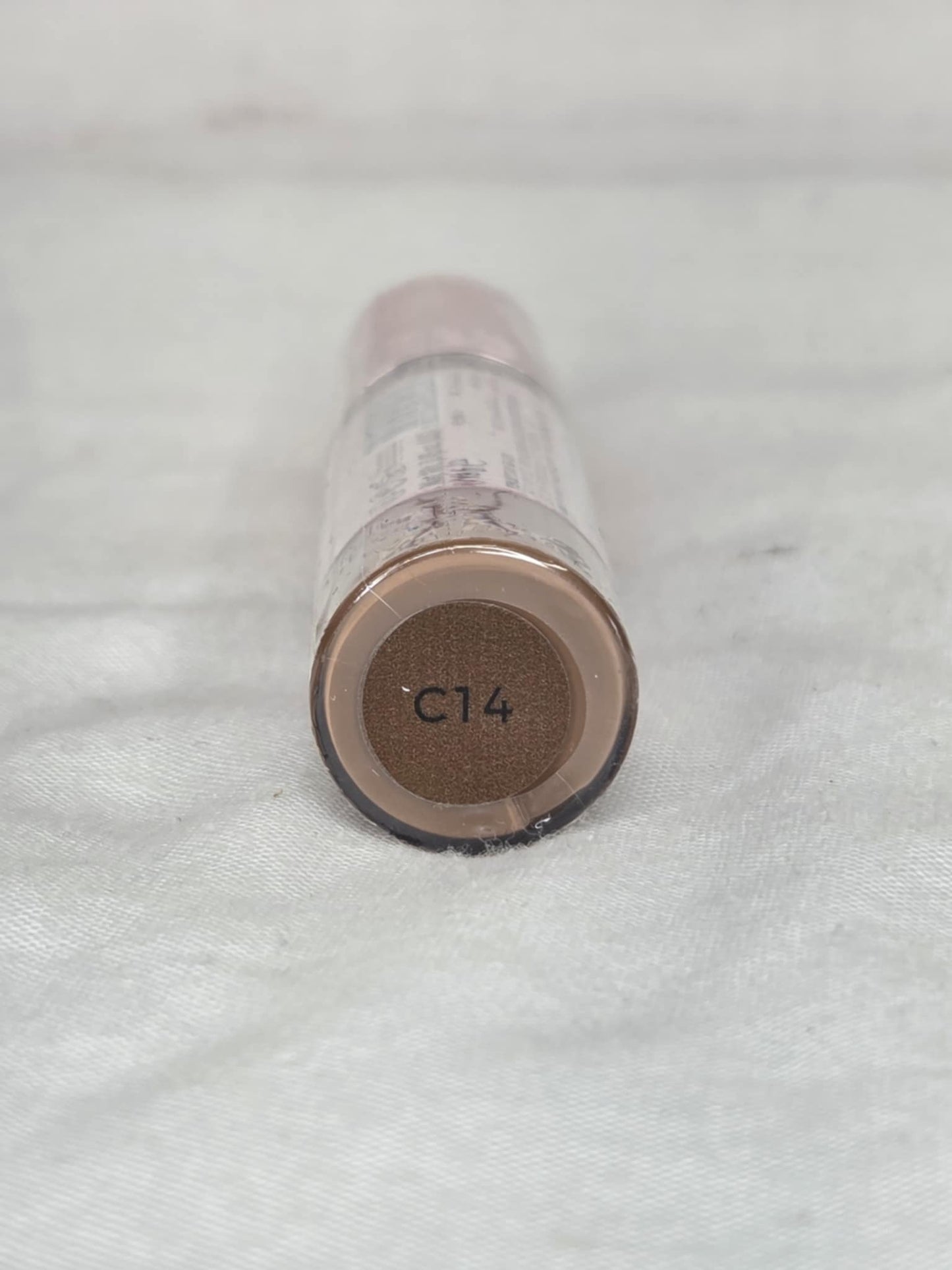 Revolution Conceal & Hydrate Radiance Concealer C14