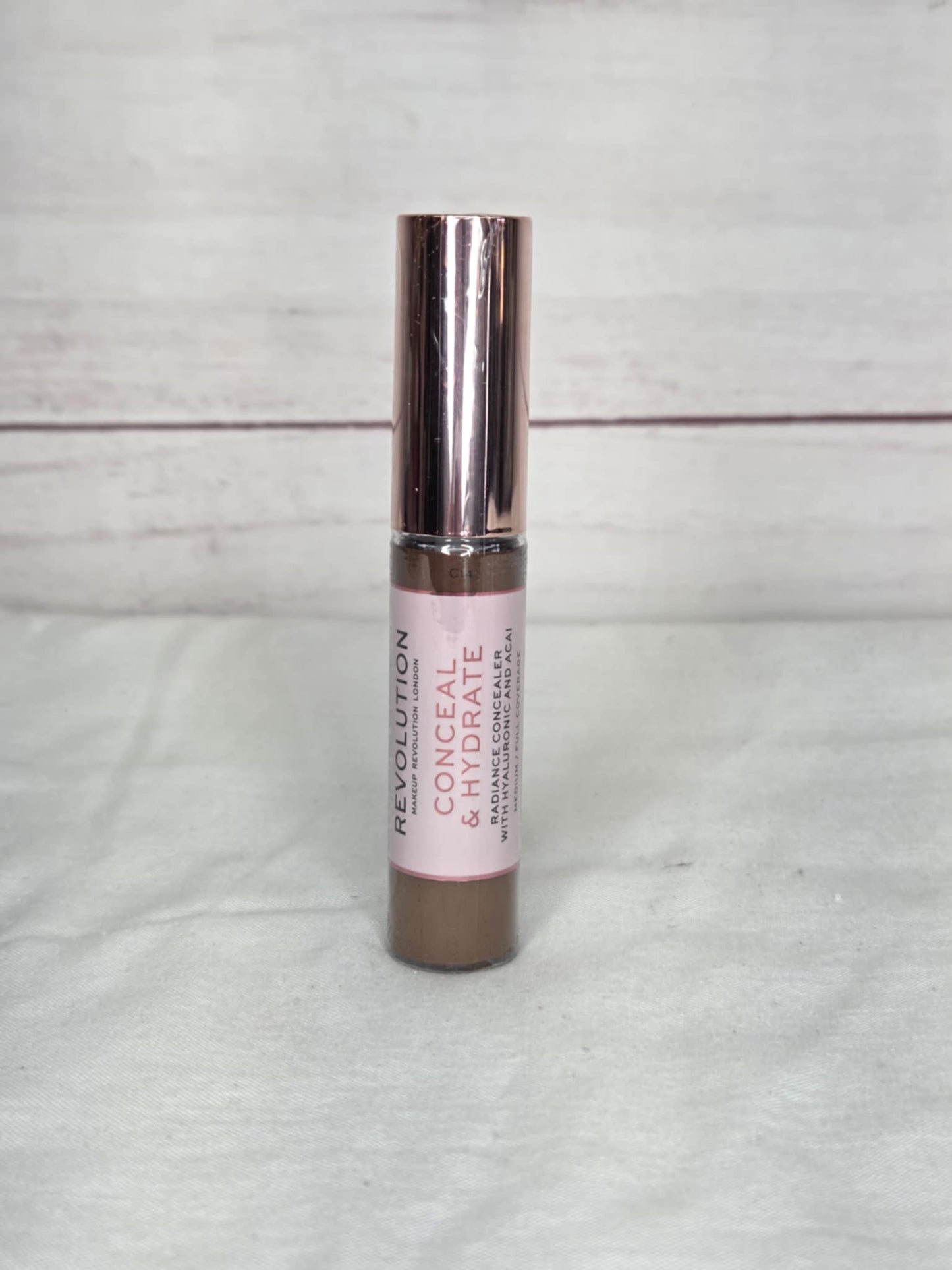Revolution Conceal & Hydrate Radiance Concealer C14