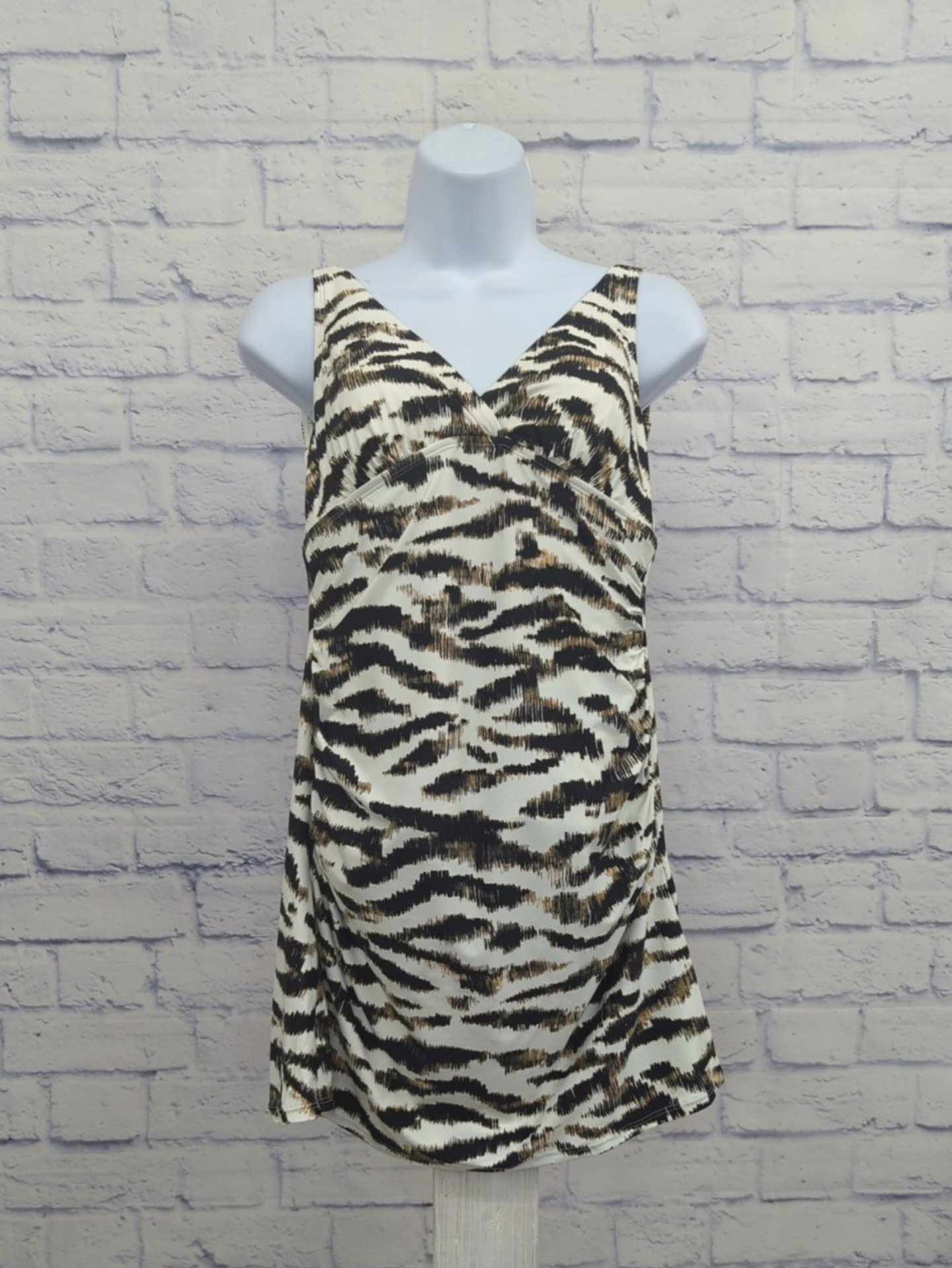 8R ZERBA A602924 Jantzen V-Neck Wrap Front Printed Swim Dress