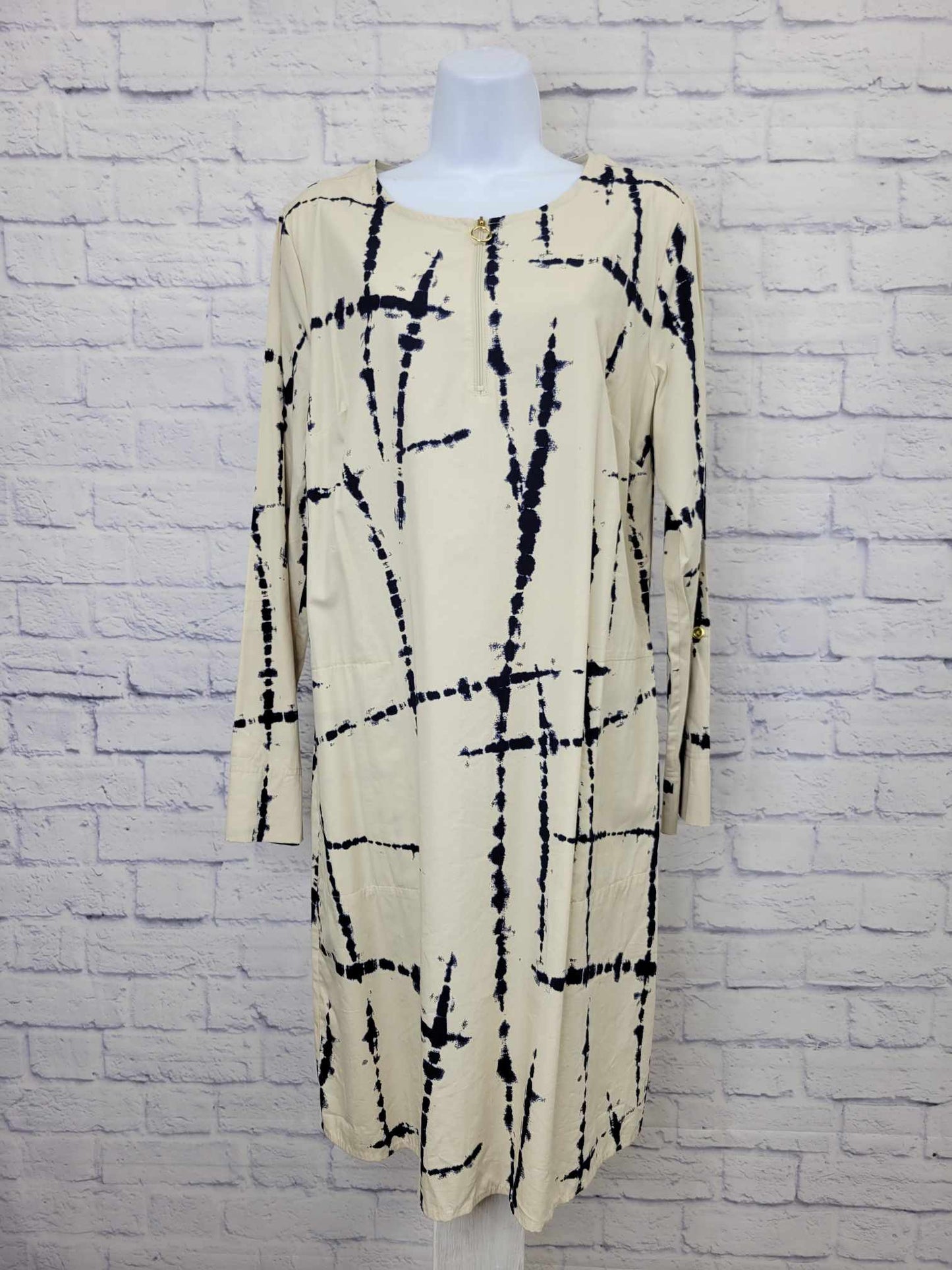 SMALL (8) STONE A397996 AmberNoon II Dr Erum Ilyas UPF30 Top Zip Tunic Cover Up