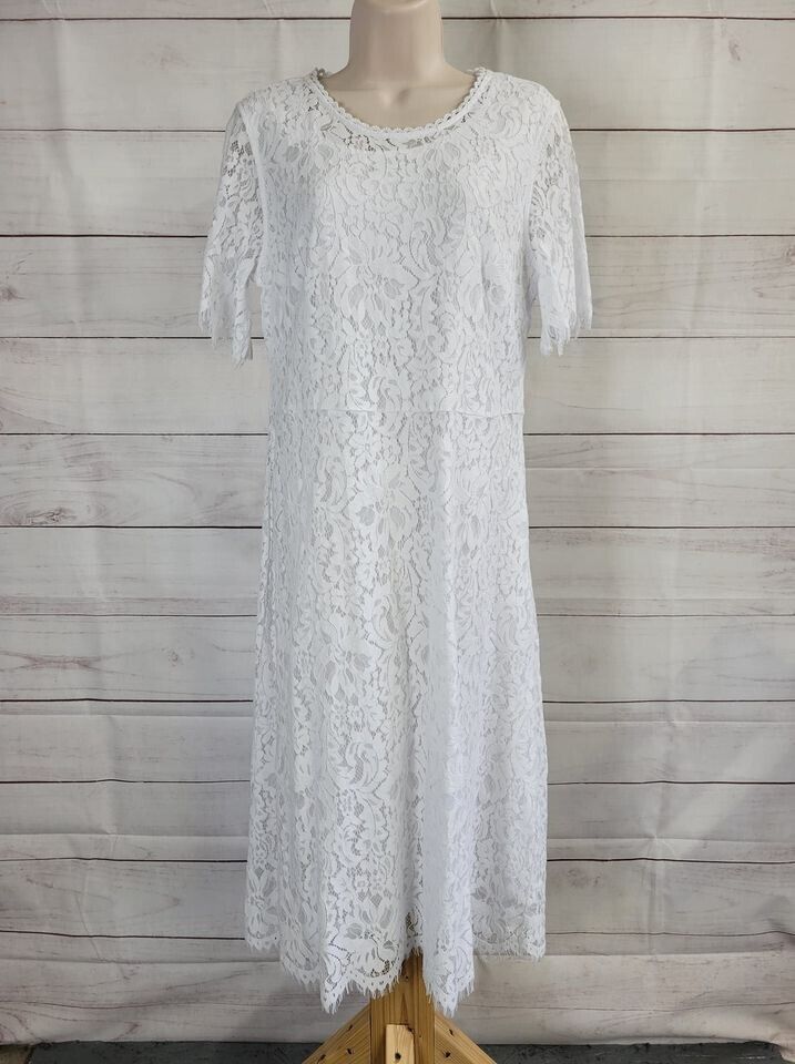 SMALL WHITE A395261 Isaac Mizrahi Live! Regular Lace Fit and Flare Dress