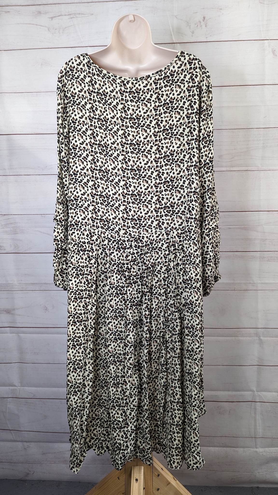 XLARGE PET BROWN A389343 Truth + Style Petite Printed Woven Crepe Hi-Low Hem Tunic