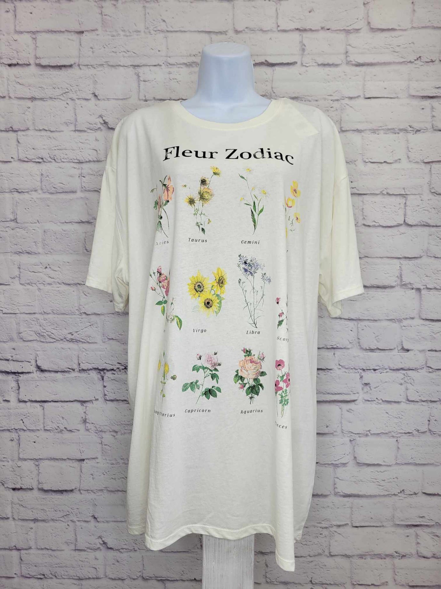 LARGE/XLARGE IVORY Grayson/Threads Fleur Zodiac T shirt