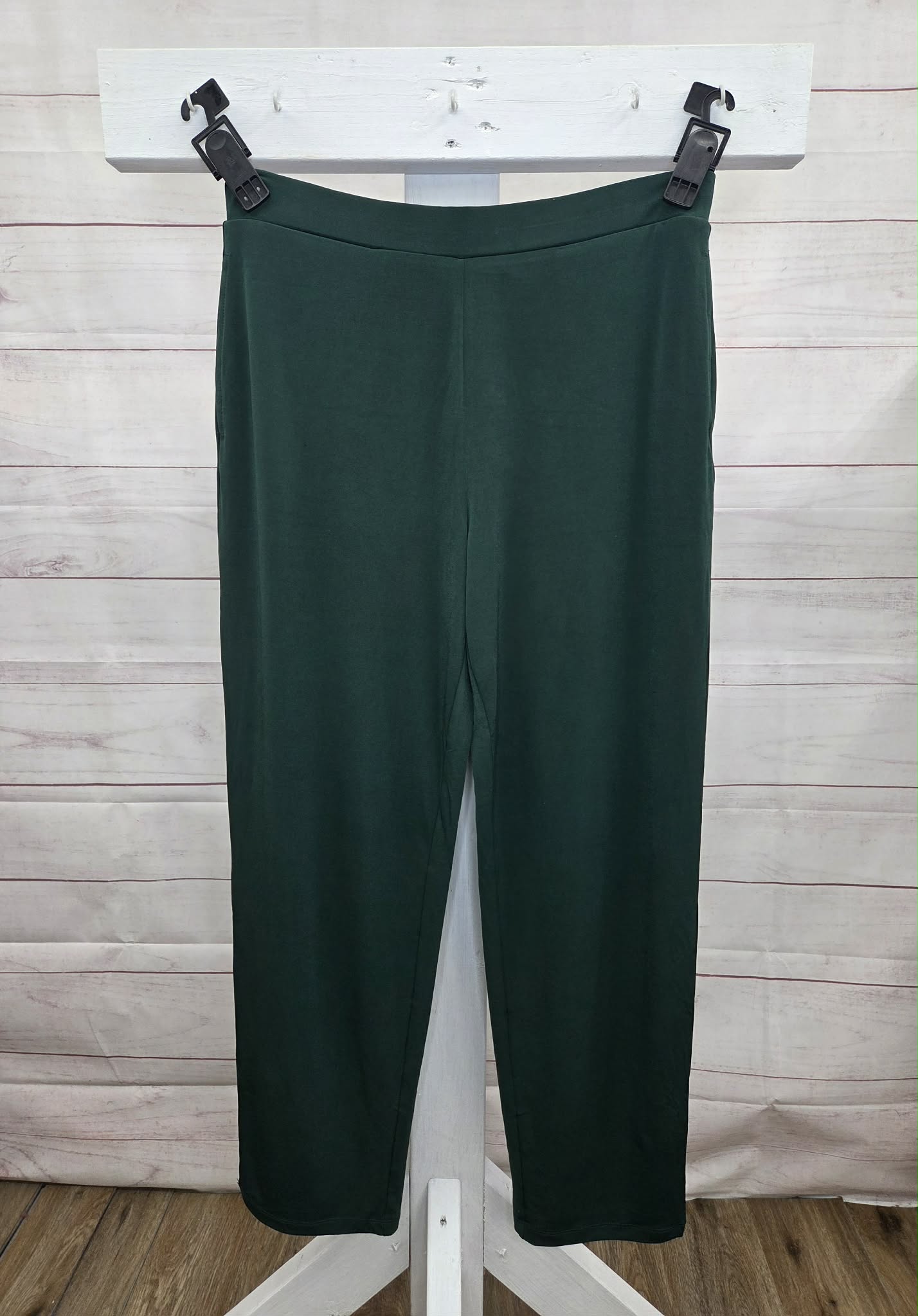 MEDIUM EVERGREEN A706737 Susan Graver Essentials Regular Liquid Knit Pant