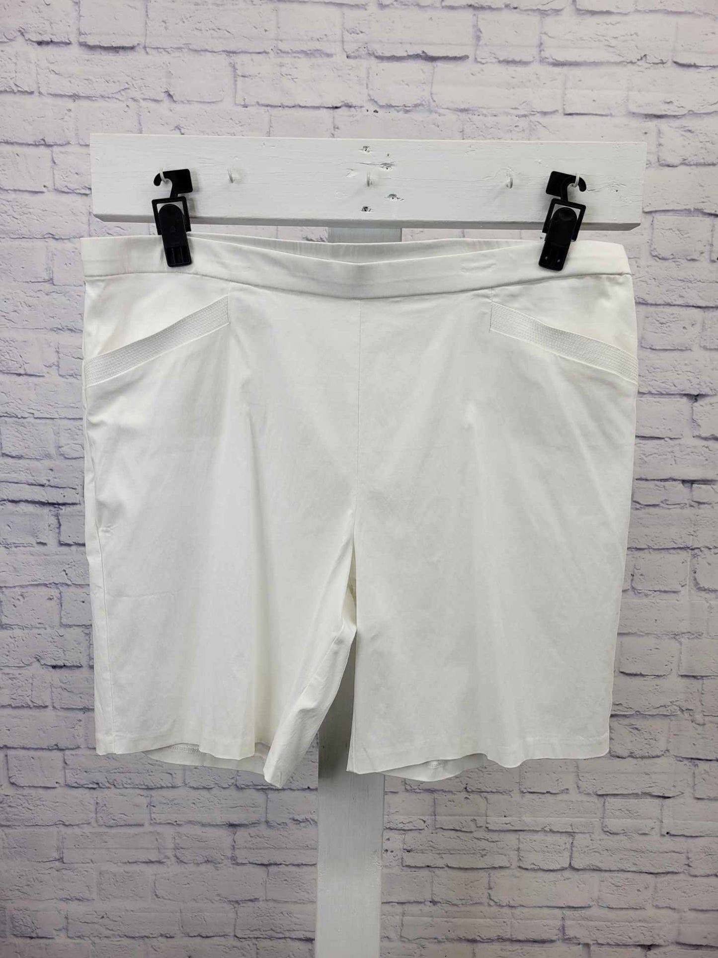 28W WHITE A307400 Susan Graver Ultra Stretch Bermuda Shorts