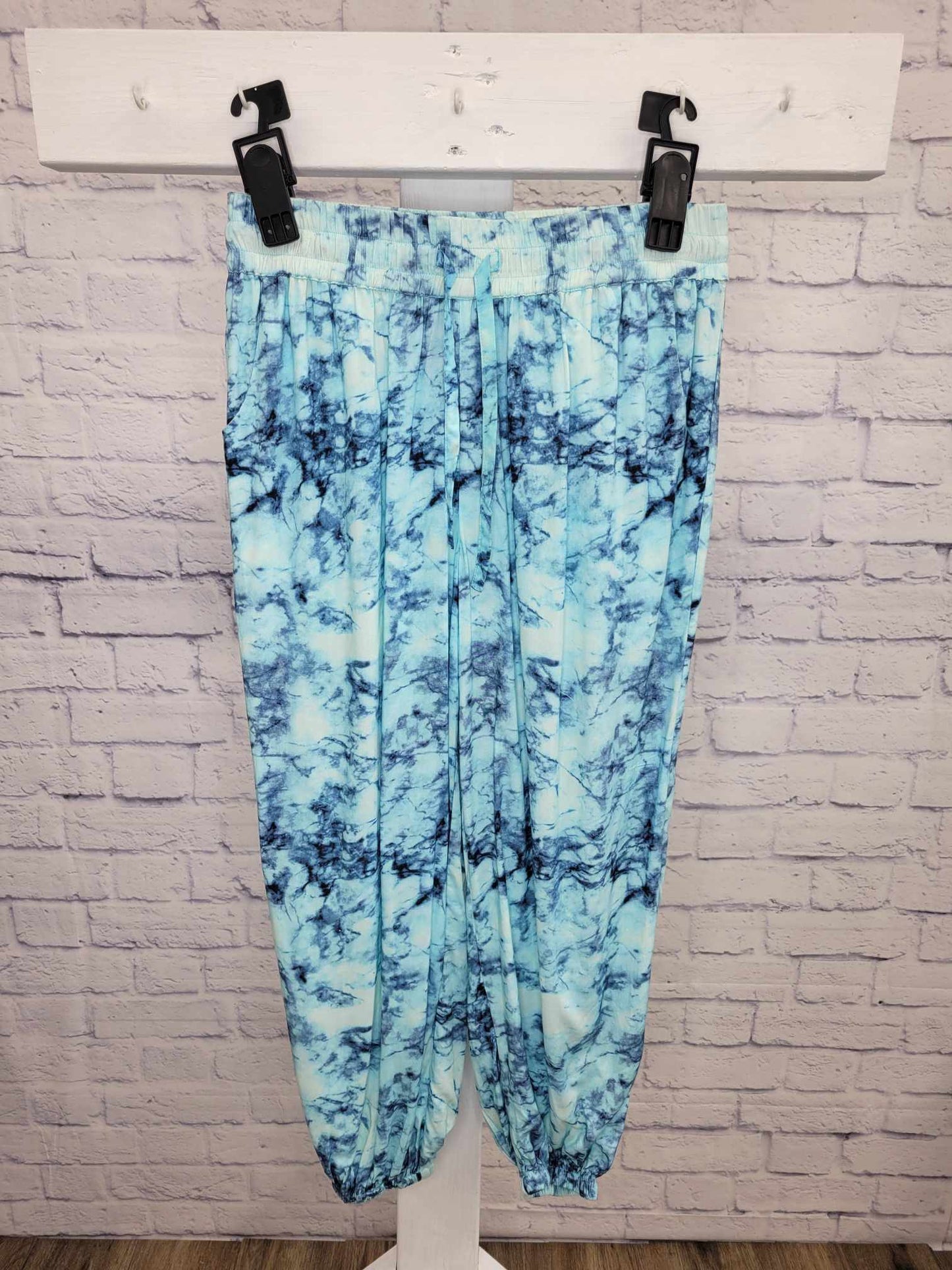 XSMALL BLUE A392860 Tolani Collection Regular Marble Crop Jogger Pants