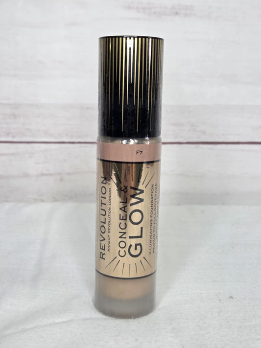 Revolution Beauty Conceal & Glow Illuminating Foundation F7