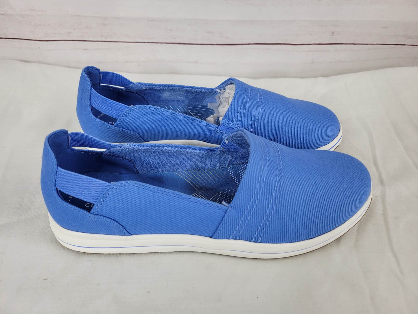 7M BLUE A465891 Clarks Cloudsteppers Washable Canvas Slip-Ons Breeze Step