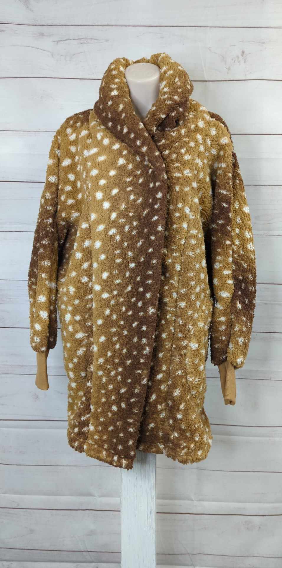 XS/S CARMEL A521468 BumbleBella by Jill Martin Petite Sherpa Shawl Collar Button Lounger