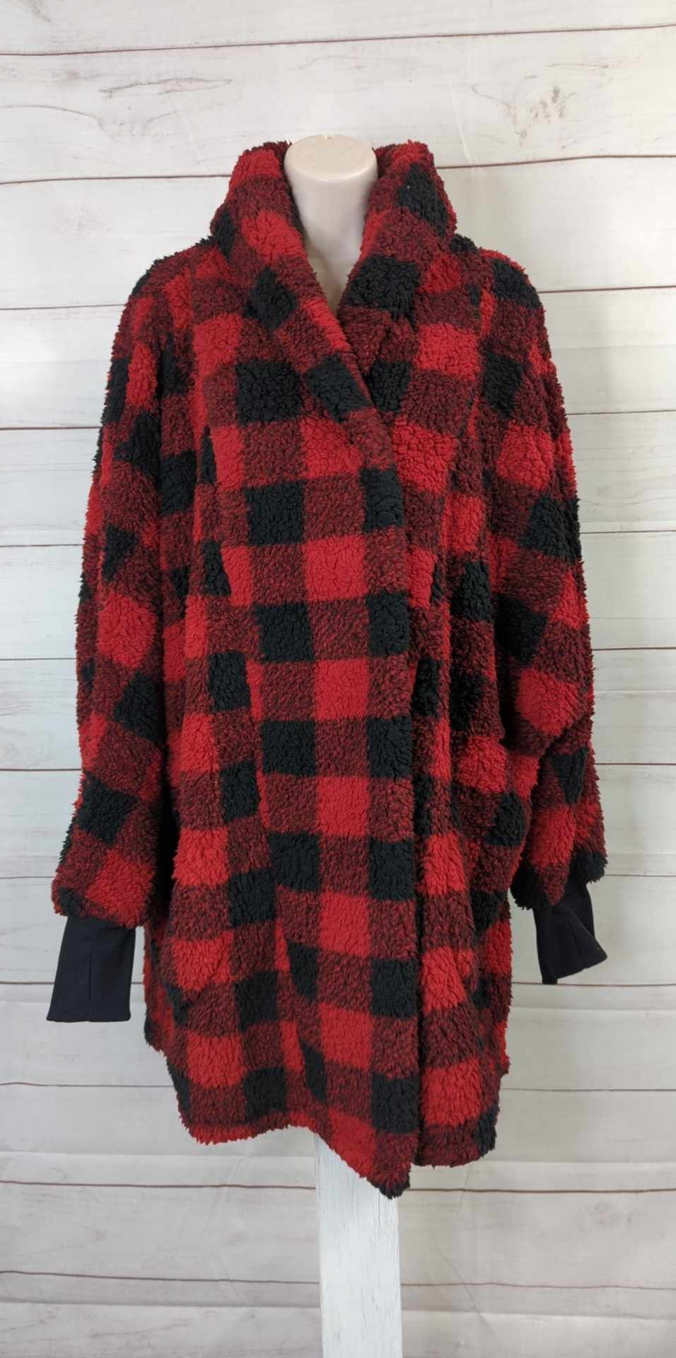 M/L RED CHECKERED A521465 BumbleBella by Jill Martin Regular Sherpa Shawl Collar Button Lounger