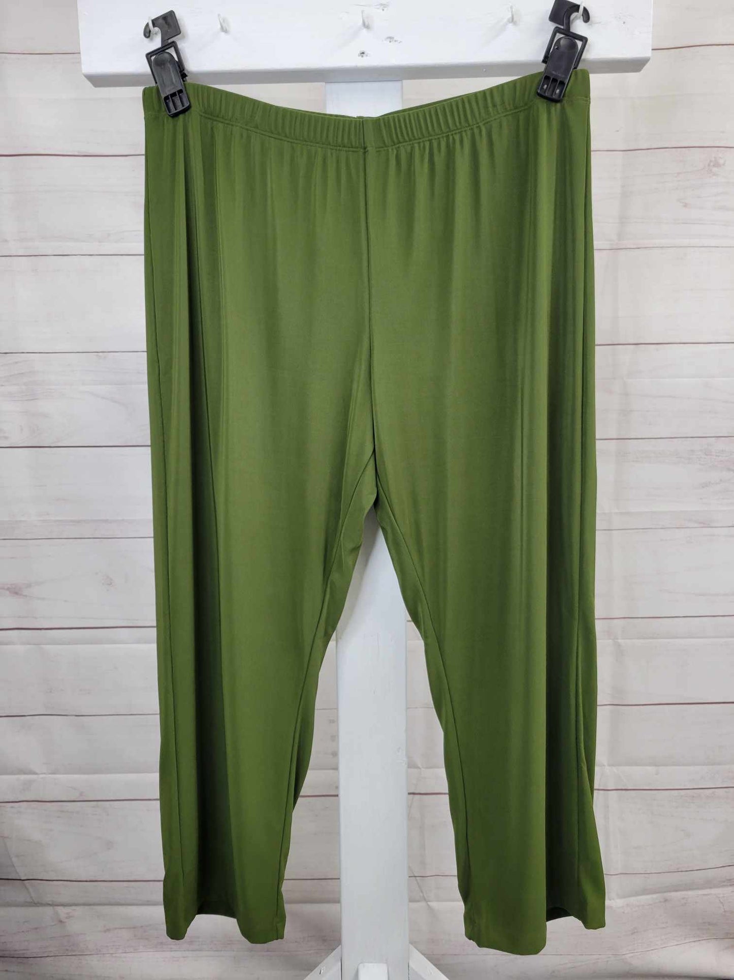 XLARGE OLIVE A574061 Susan Graver Modern Essentials Reg Lustra Knit Crop Pants