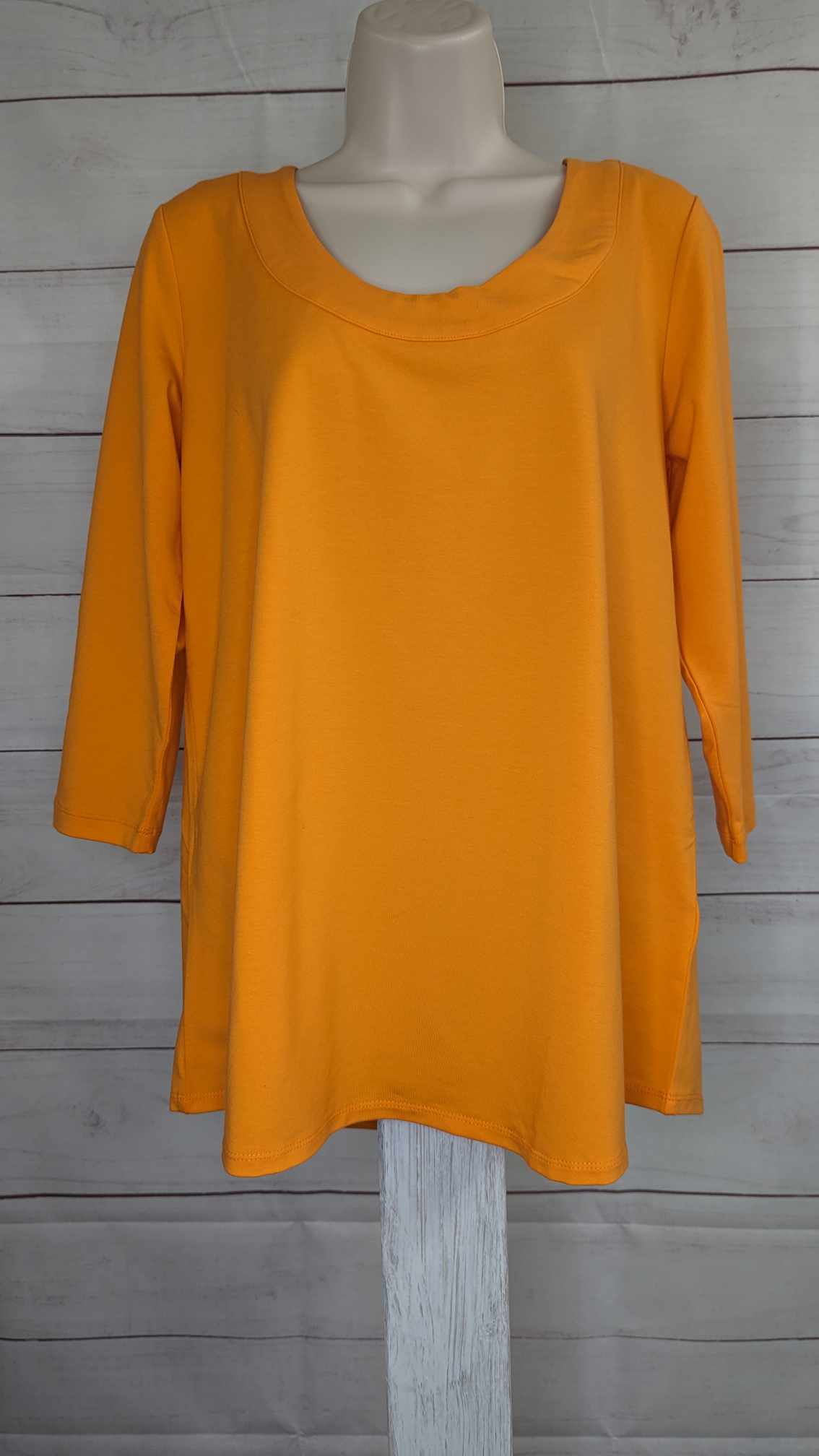 MEDIUM TANGERINE A479158 Susan Graver Weekend Essentials Petite Comfy Cotton Tunic