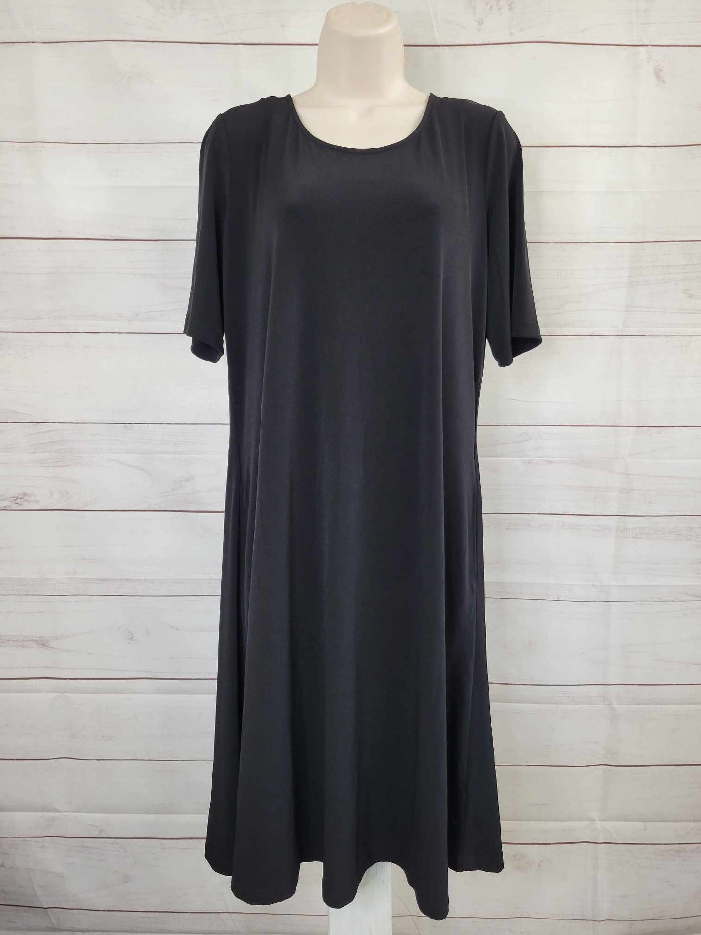 MEDIUM BLACK A596326 Susan Graver Regular Liquid Knit Fit & Flare Dress