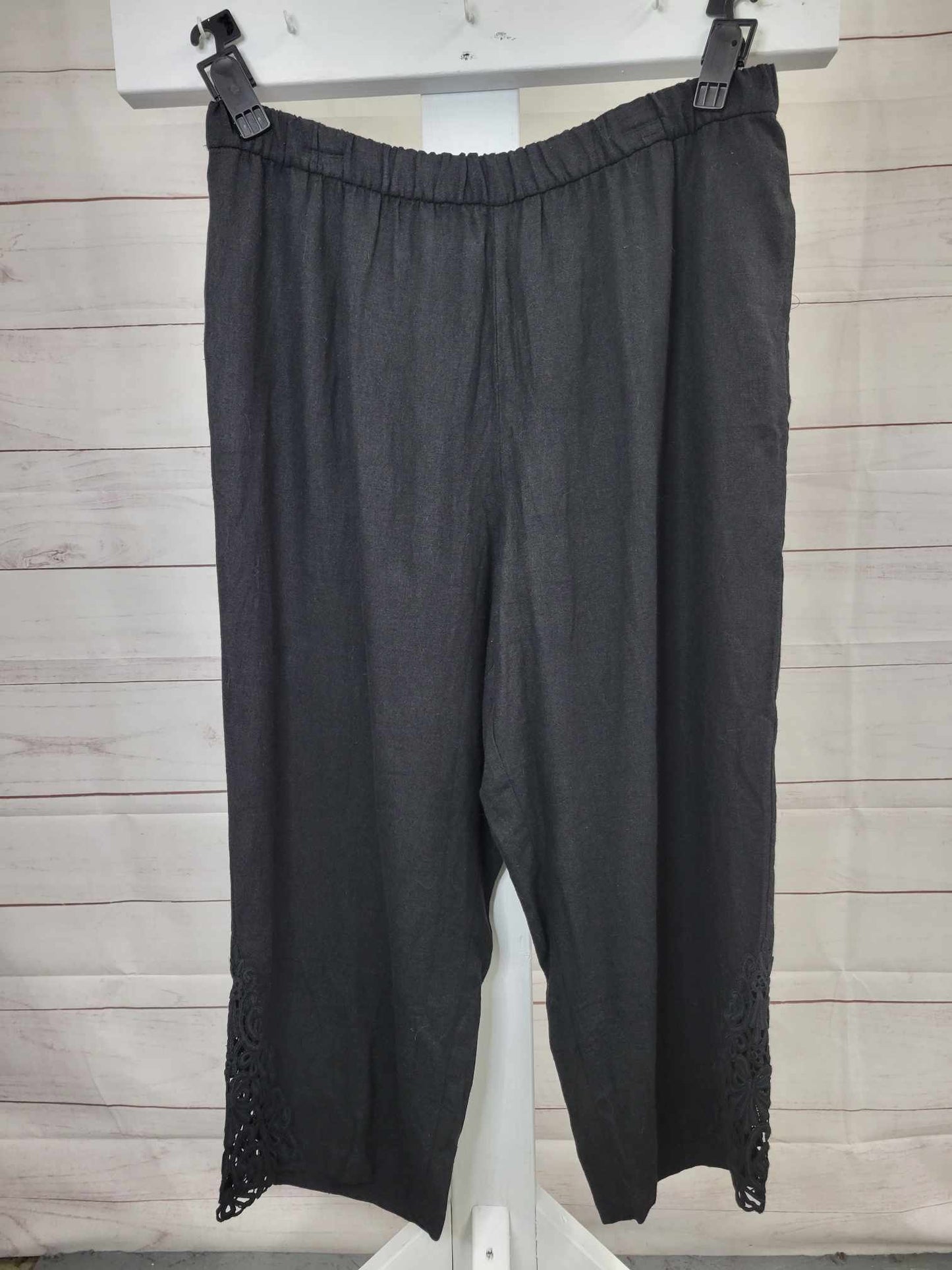 1X BLACK A508747 Susan Graver Pure Regular Linen Blend Crop Pants w/Lace Inset