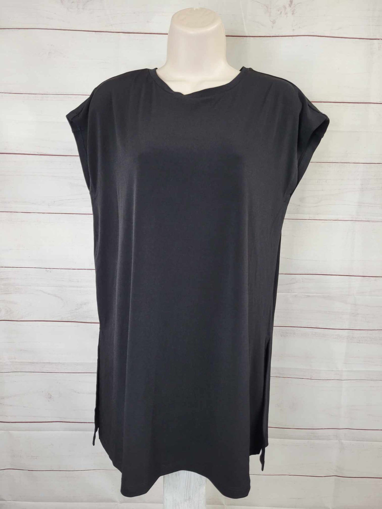 SMALL BLACK A508707 Susan Graver Modern Essentials Petite Liquid Knit Tunic