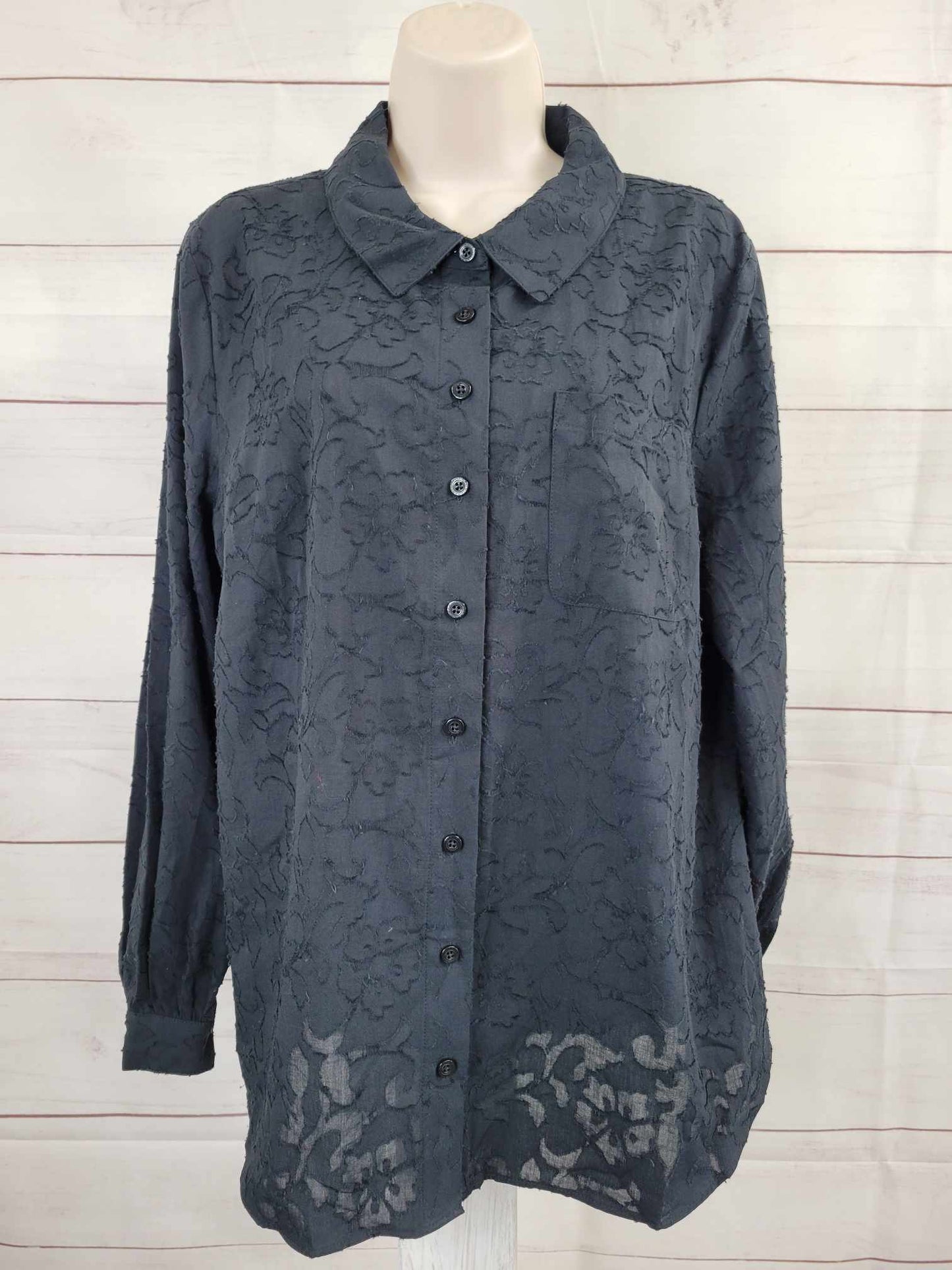 MEDIUM BLACK A596709 Isaac Mizrahi Live! Burnout Button Front Shirt