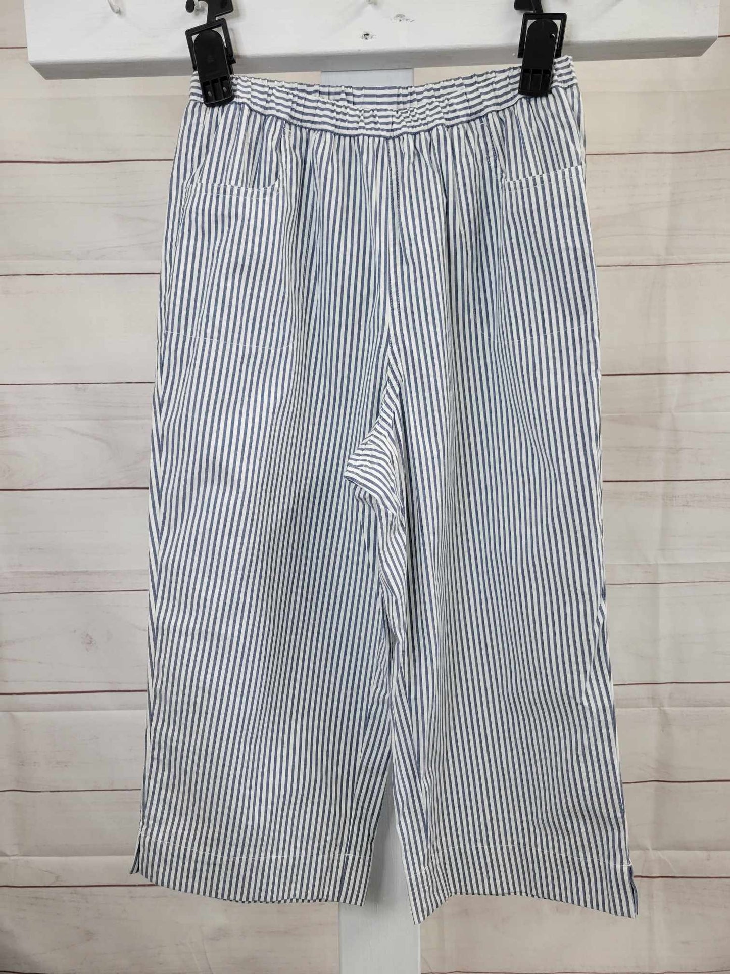 SMALL NAVY A600369 Quacker Factory Pull On 19" Stretch Seersucker Capri Pants