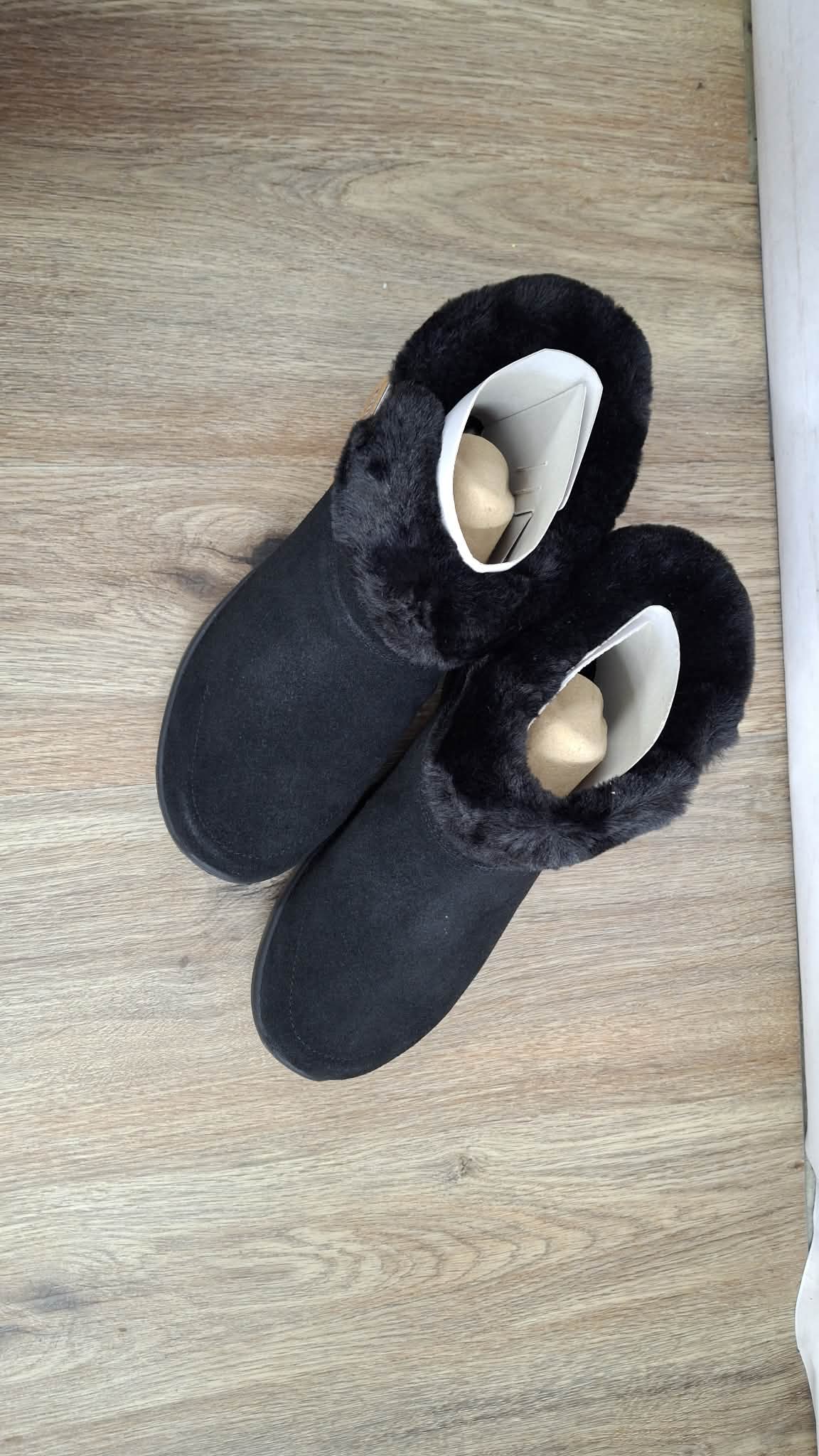 Skechers Slip-ins On-the-GO Joy Water-Repellent Suede Boots 9 1/2 WIDE BLACK