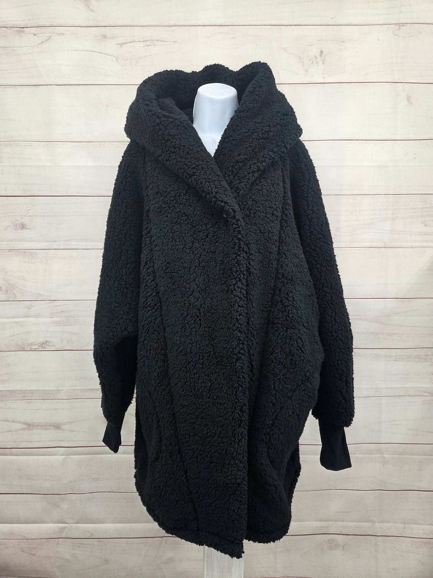 MEDIUM/LARGE BLACK A702607 By Jill Martin Regular Sherpa Embroidered Hooded Lounger