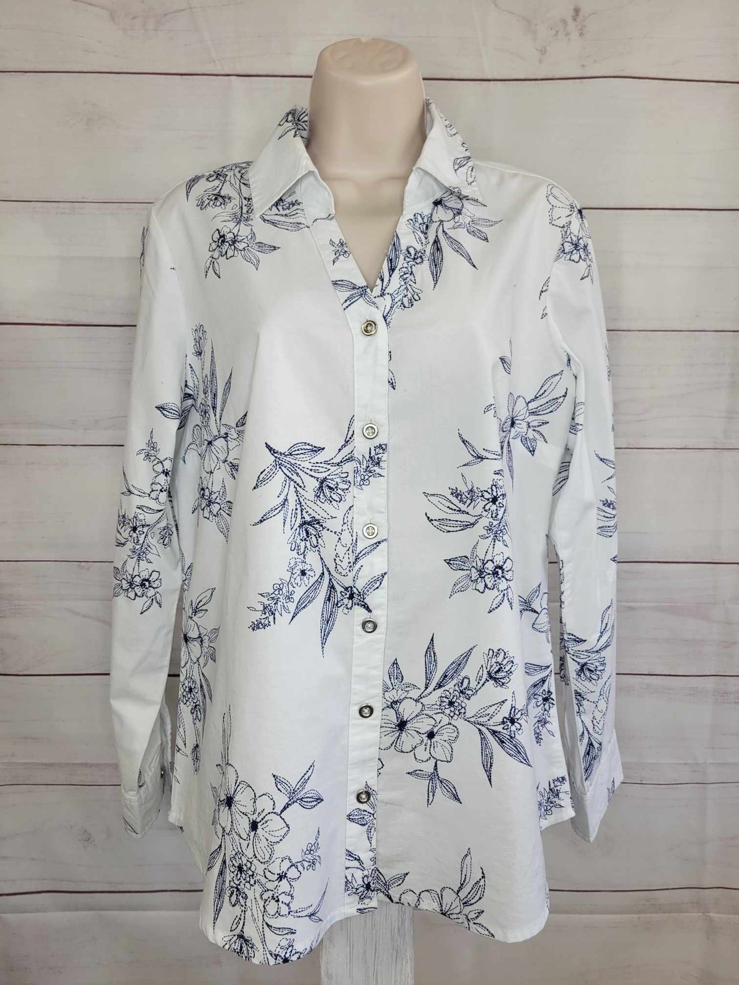 XXSMALL WHITE A544700 Denim & Co. Canyon Retreat Printed Poplin Curved Hem Shirt