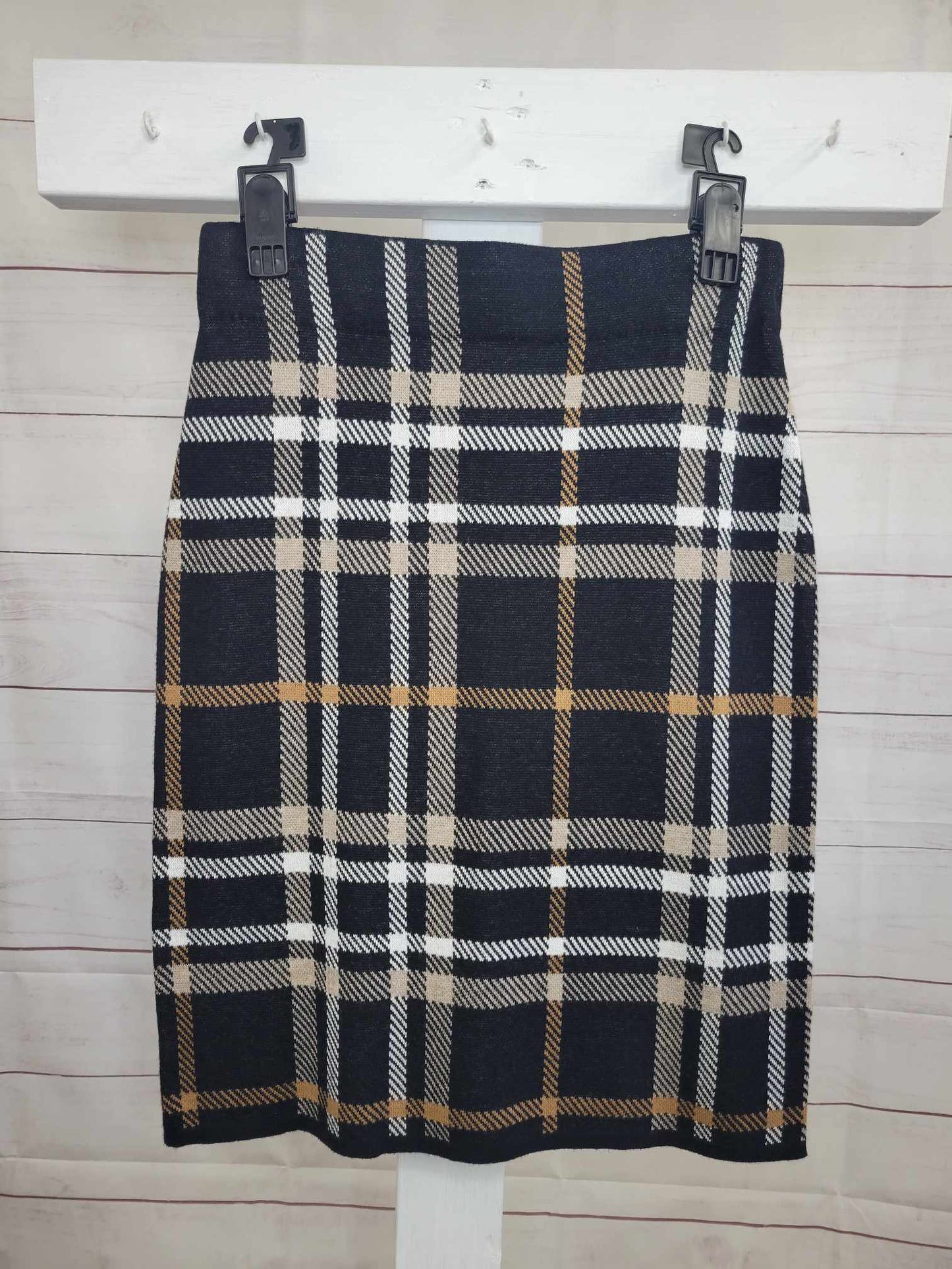 SMALL BLACK PLAID A544613 Isaac Mizrahi Live! Jacquard Sweater Skirt with Side Slits