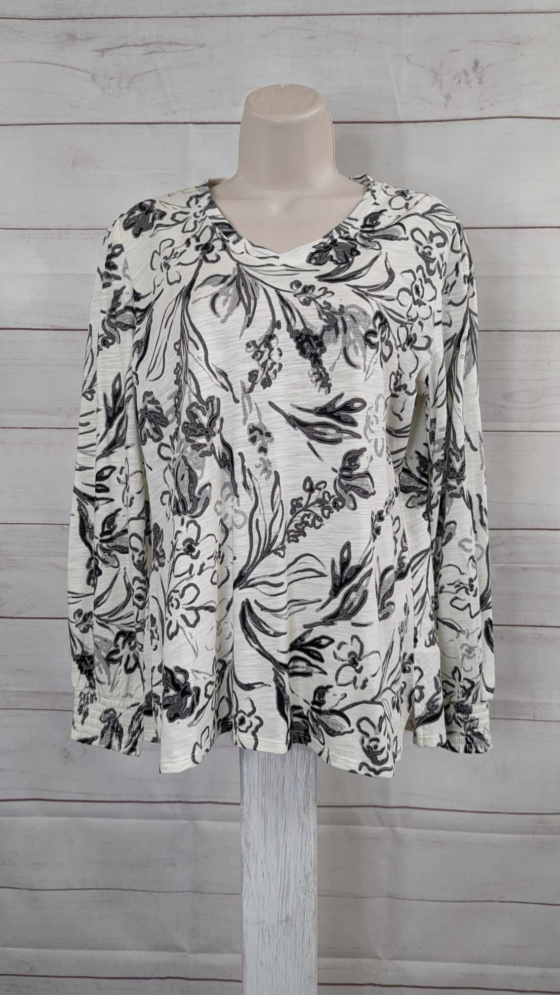 SMALL CREAM A299904 Belle by Kim Gravel Slub Knit Sketchy Floral Knit Top