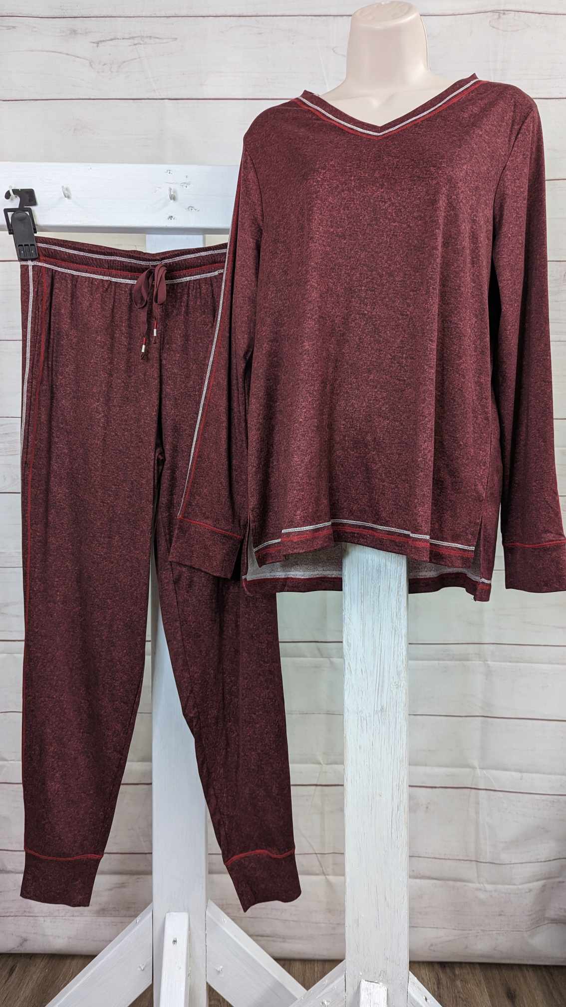 1X BURGUNDY A516684 Cuddl Duds Regular Sound Sleep Pajama Set with Stitch Detail