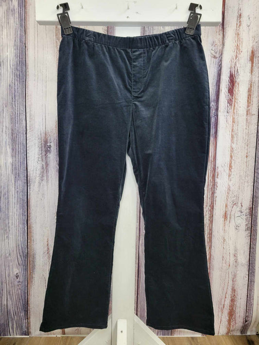 16P BLACK A460203 Isaac Mizrahi Live! Women's Petite Pants Velvet Bootcut