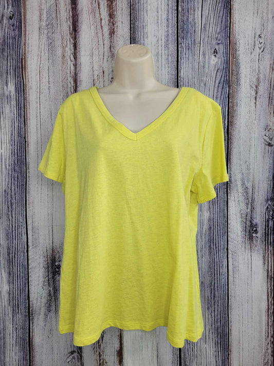 MEDIUM LIME A513687 Candace Cameron Bure Short-Sleeve Heathered V-Neck Tee