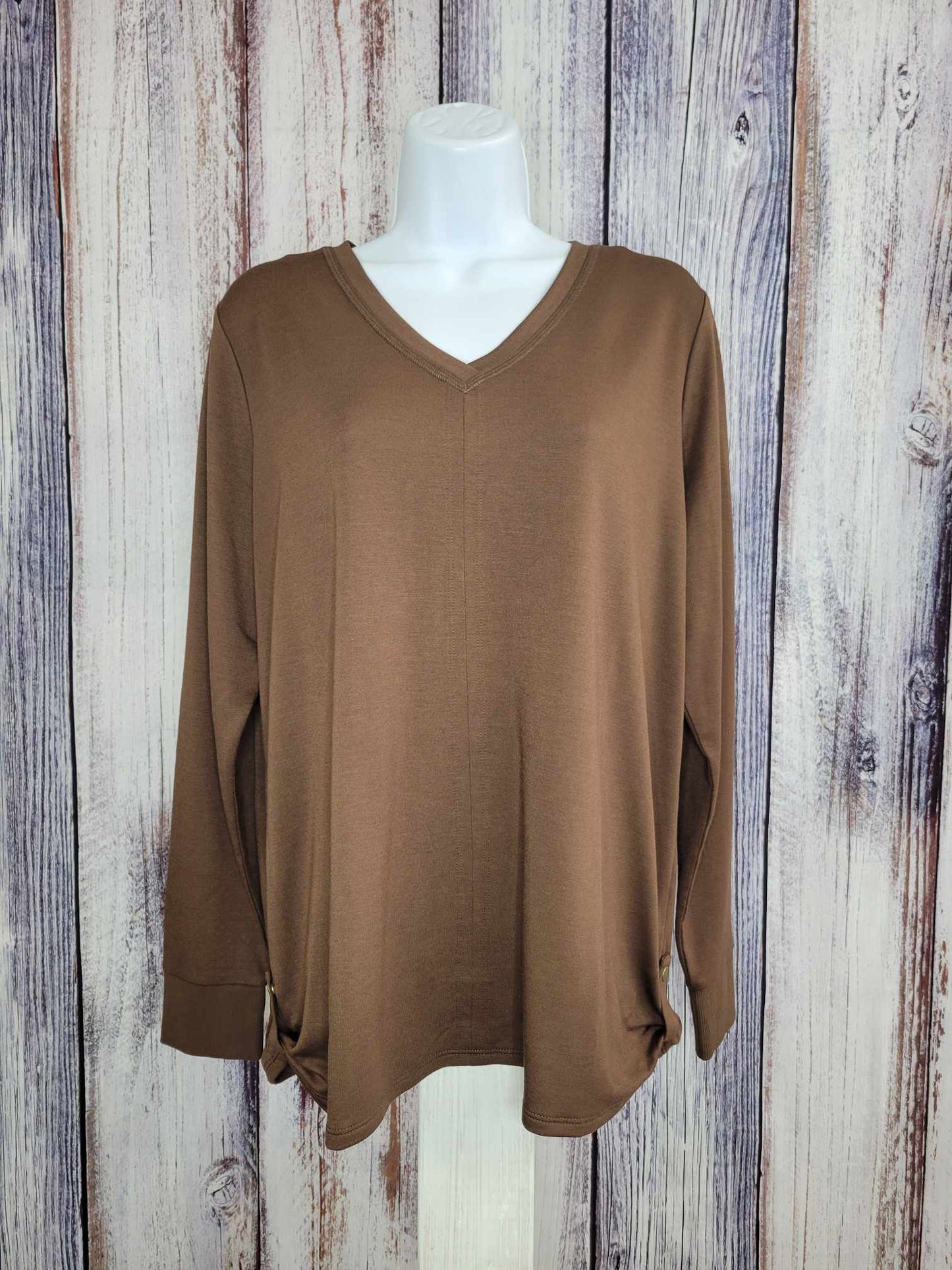 MEDIUM CHESTNUT A609974 Belle by Kim Gravel Snap to It Side Tab V Neck Top